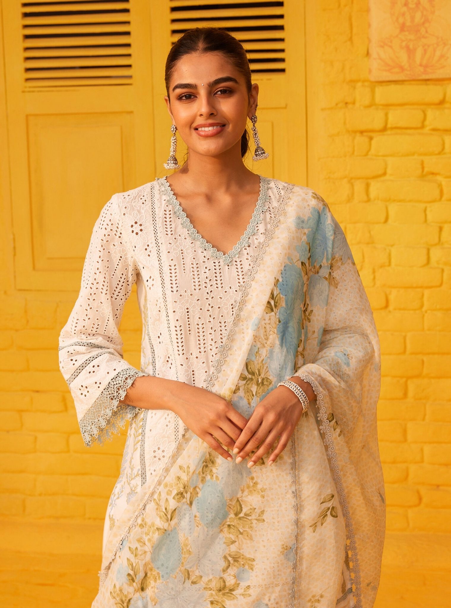 Mulmul Cotton Maithali Off White Kurta With Mulmul Cotton Maithali Off White Pant