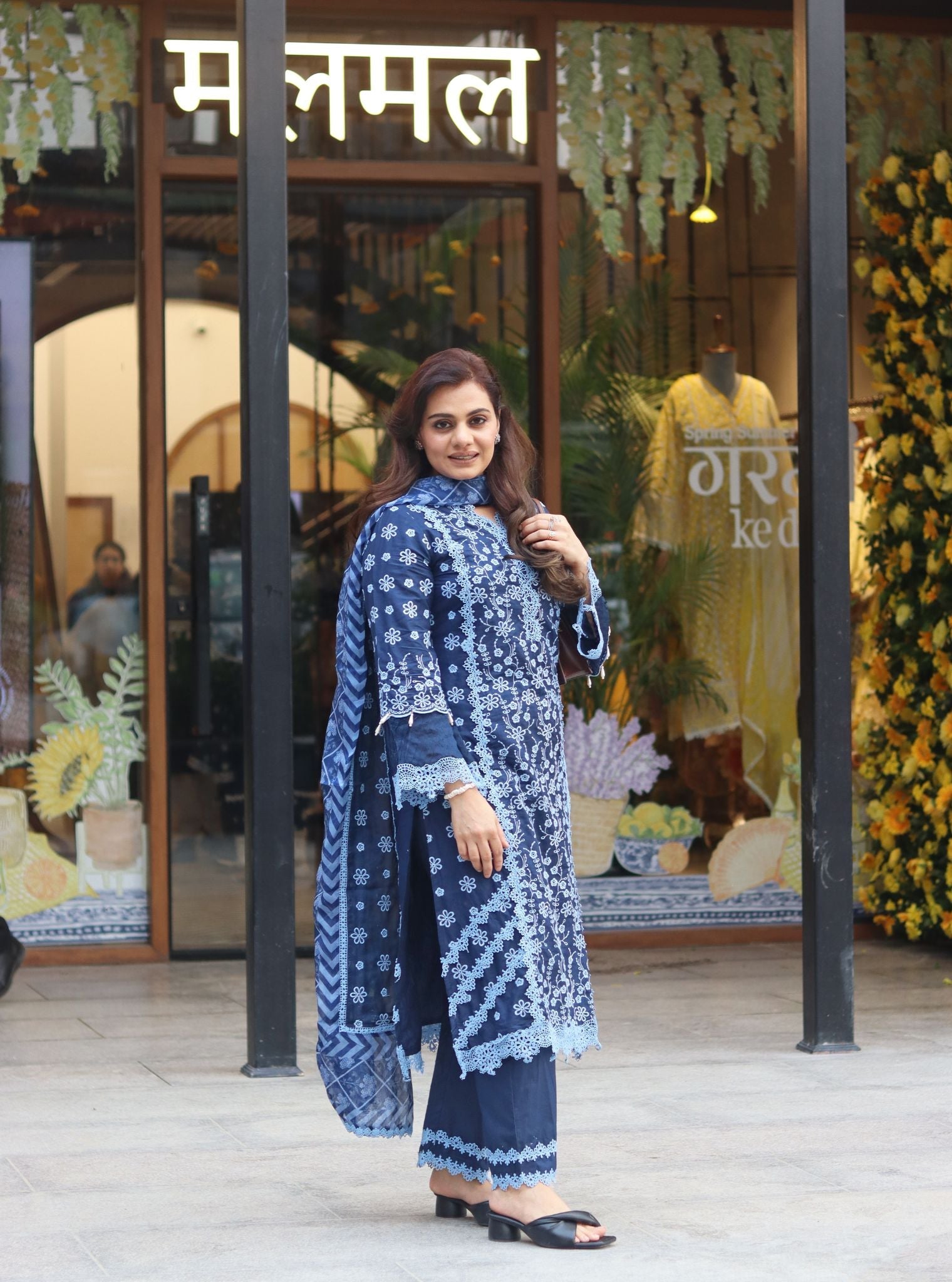 Mulmul Cotton Adhira Navy Kurta With Mulmul Cotton Adhira Navy Pant