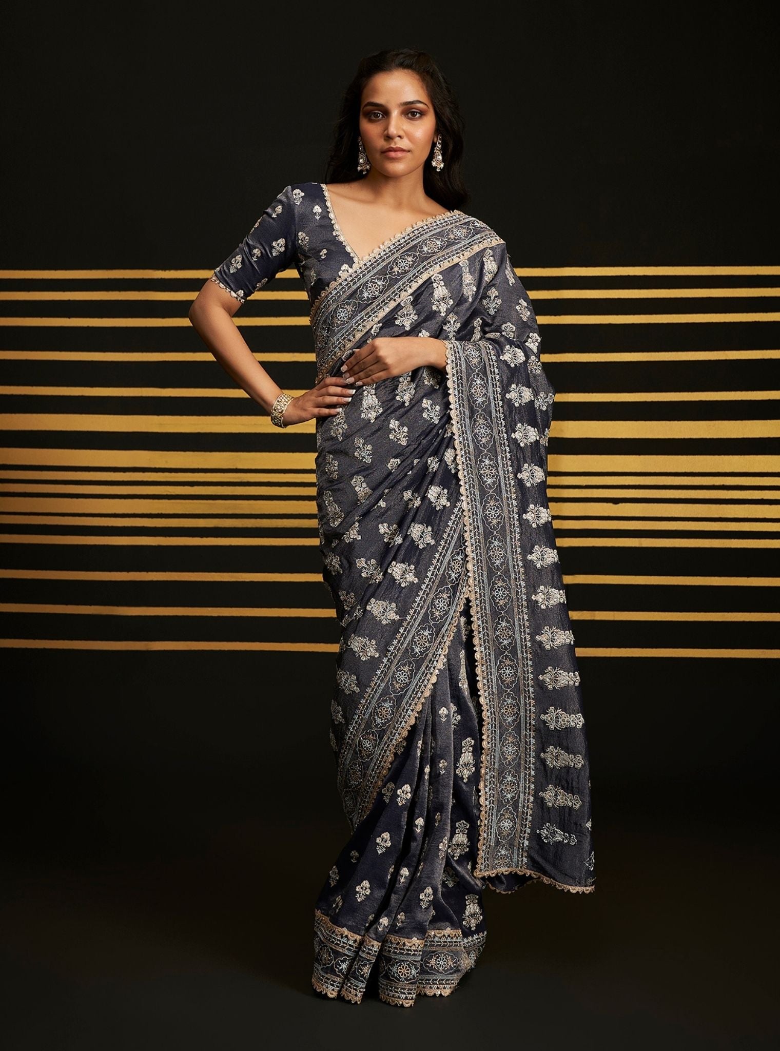 Mulmuil Royal Tissue Rangrez Navy Saree