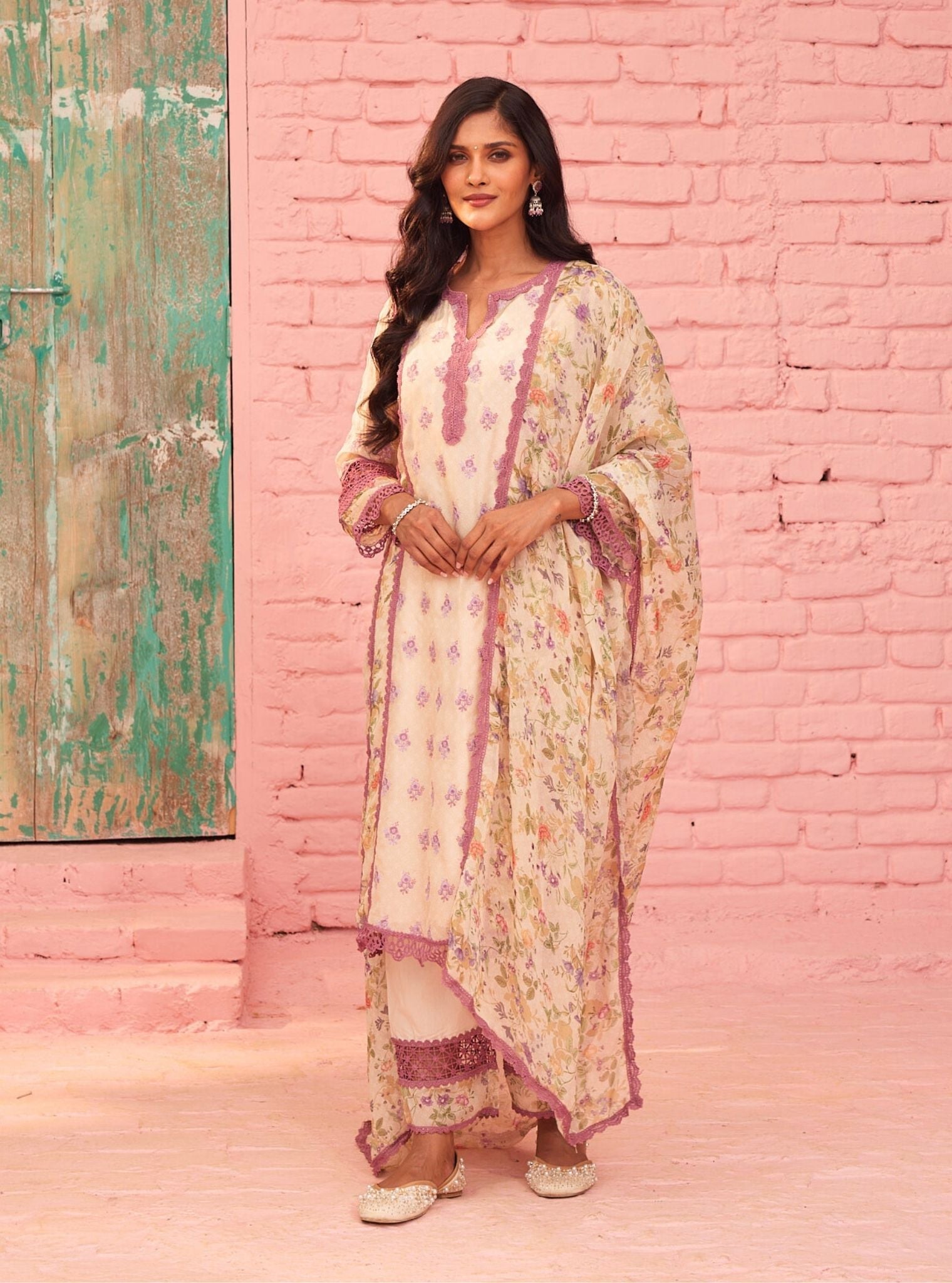 Mulmul Organza Printed Alwen Off White Kurta With Mulmul Cotton Alwen Off White Pant