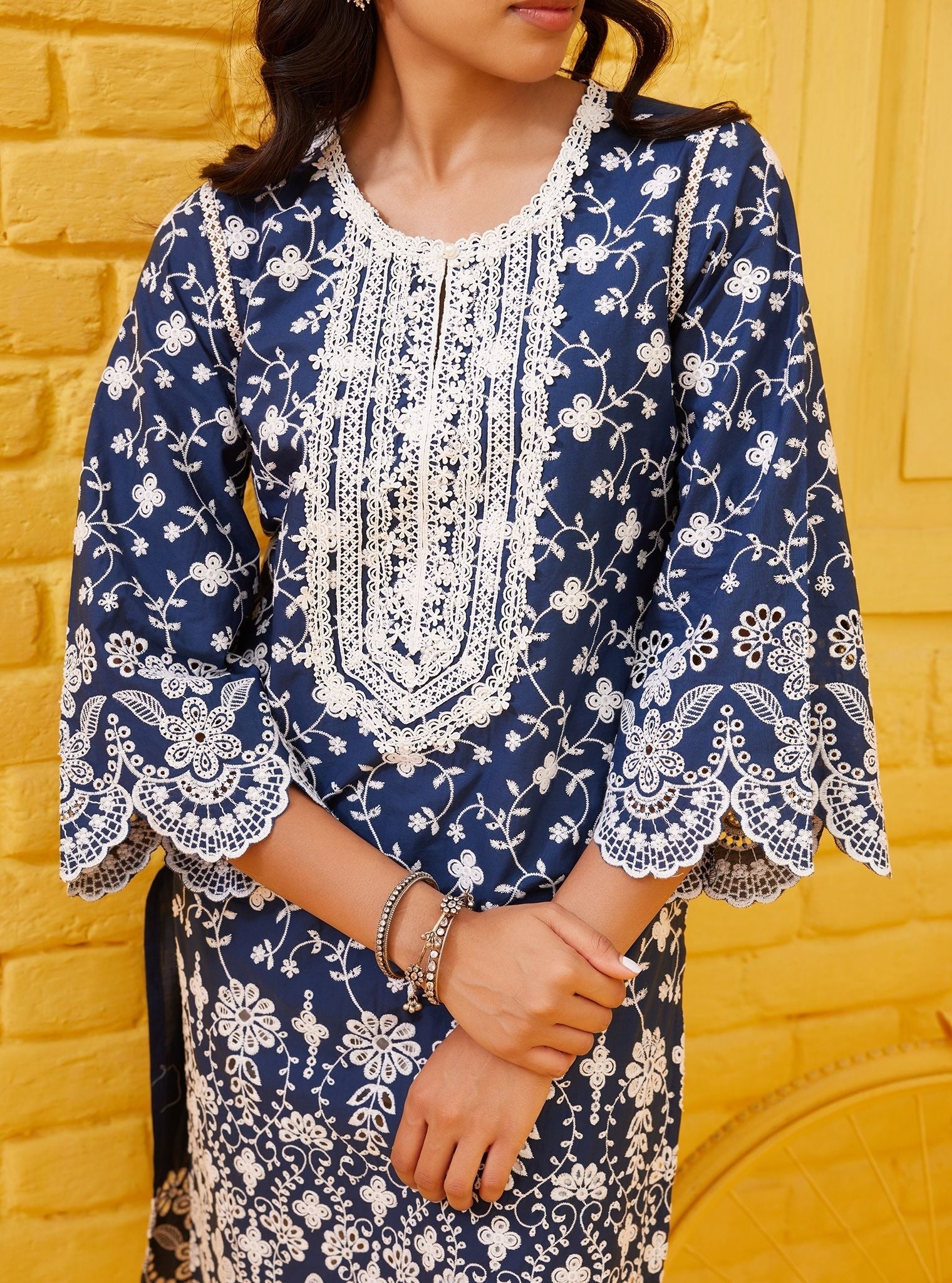 Mulmul Cotton Gauri Navy Kurta With Mulmul Cotton Kriya White Pant