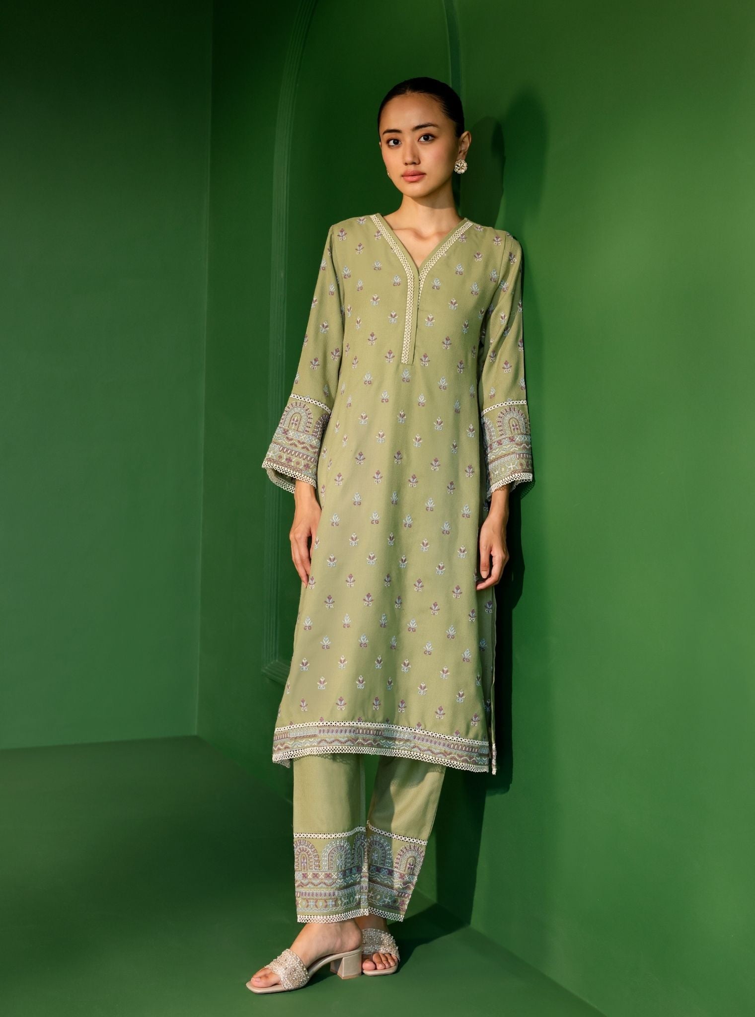 Mulmul Wool Wren Green Kurta With Mulmul Wool Wren Green Pant