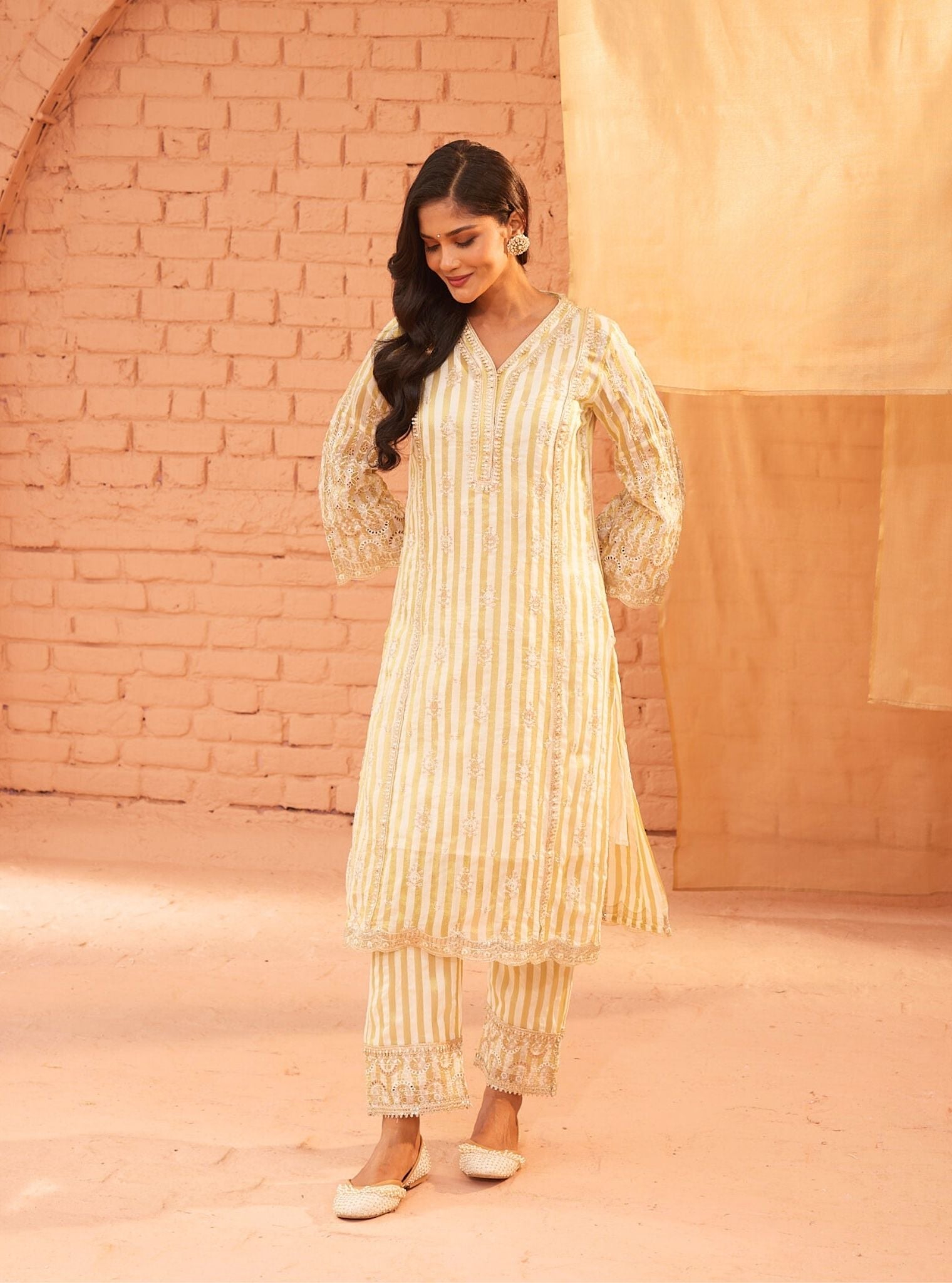 Mulmul Banarsi Hayden Off White Kurta With Mulmul Banarsi Hayden Off White Pant