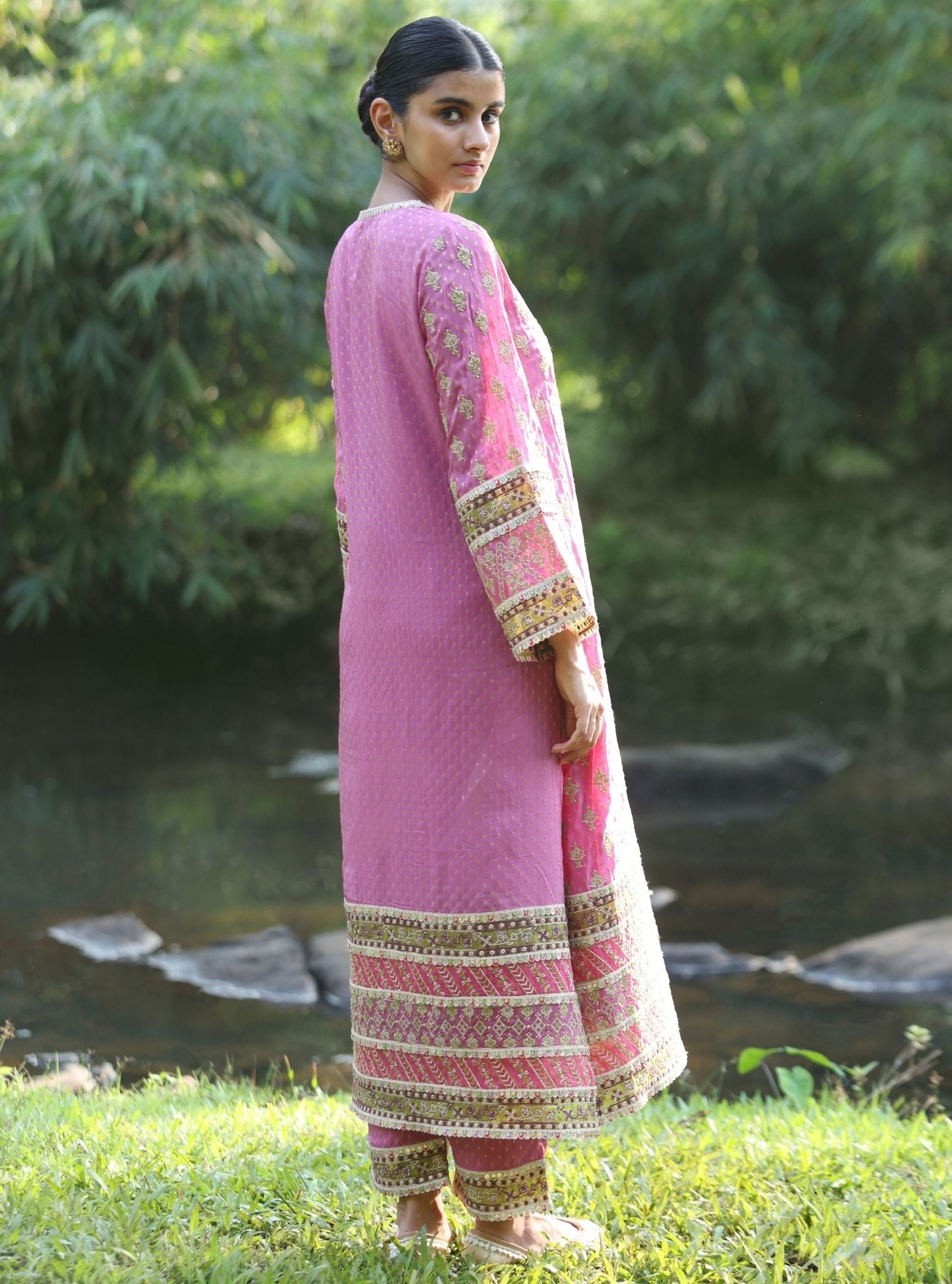 Mulmul Banarsi Dhoom Plum Kurta With Mulmul Banarsi Dhoom Plum Pant