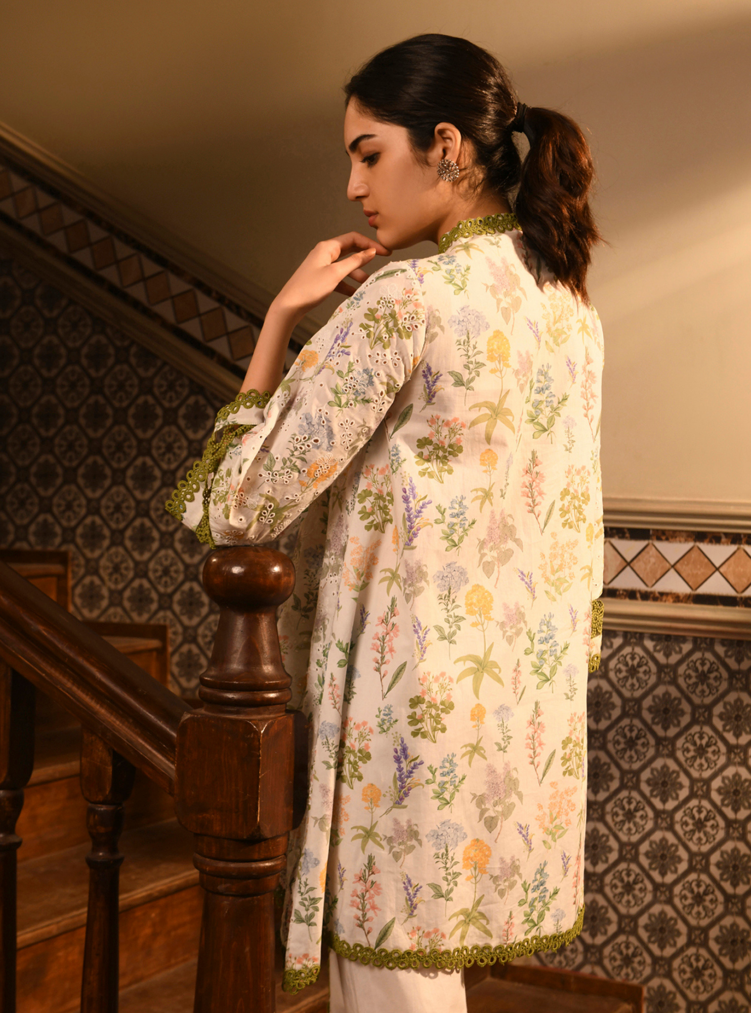 Mulmul Cotton Narika White Printed Kurta With Mulmul Cotton Narika White Pant