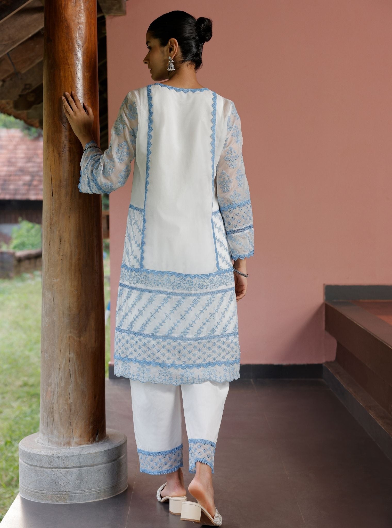 Mulmul Organza Kollam White Kurta With Mulmul Cotton Kollam White Pant