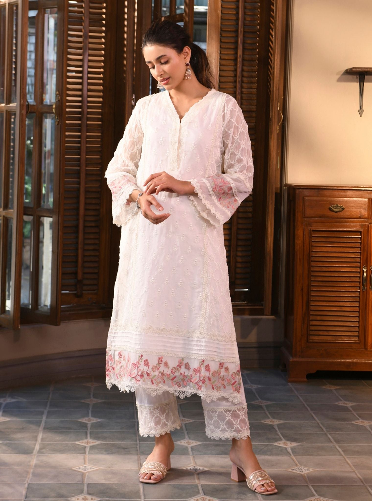 Mulmul Organza Cyra White Kurta With Mulmul Cotton Cyra White Pant