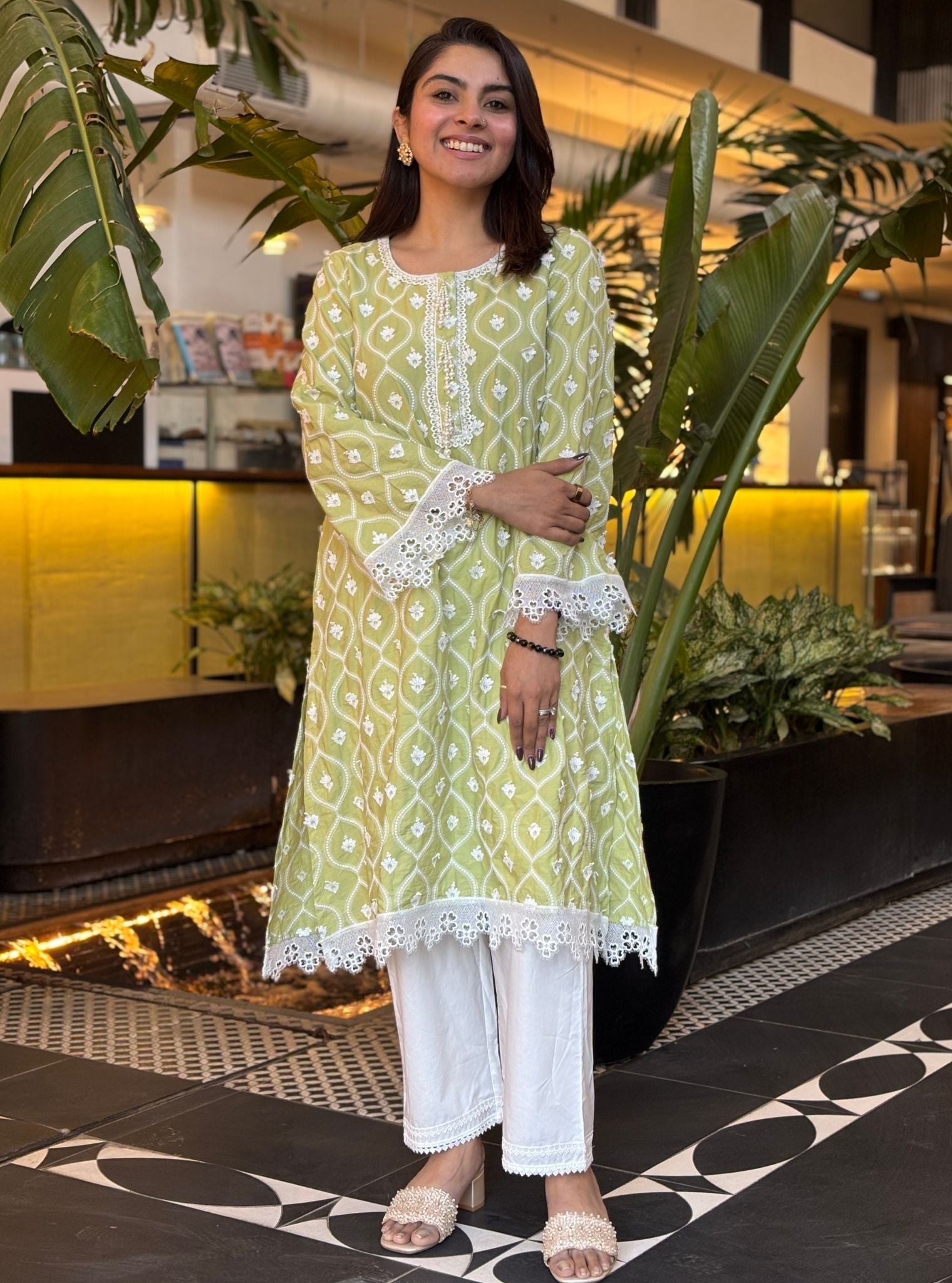 Mulmul Cotton Sintra Green Kurta With Mulmul Cotton Dinaz White Pant