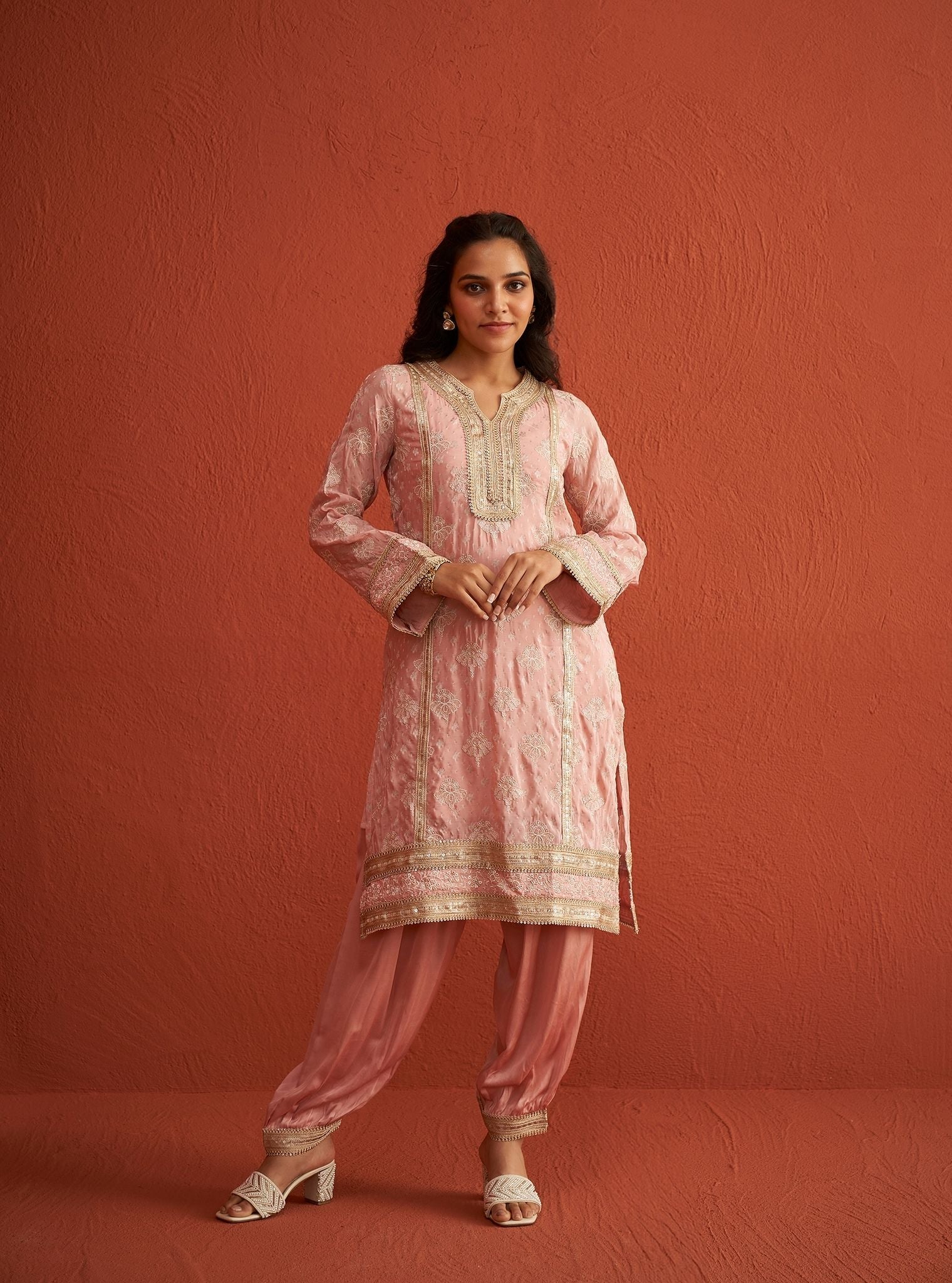 Mulmul Banarsi Faye Pink Kurta With Mulmul Cupro Satin Faye Pink Pant