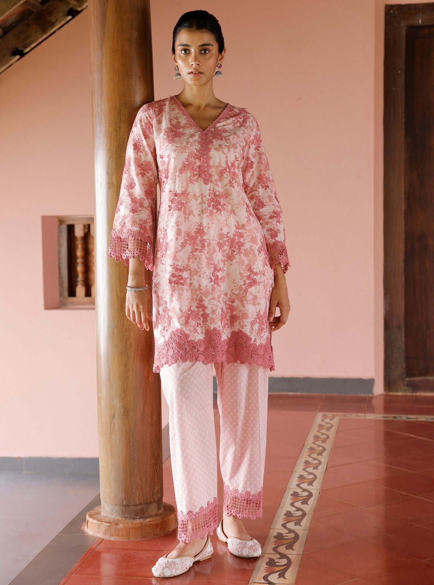 Mulmul Cotton Print Yamya Pink Kurta With Mulmul Cotton Print Yamya Pink Pant