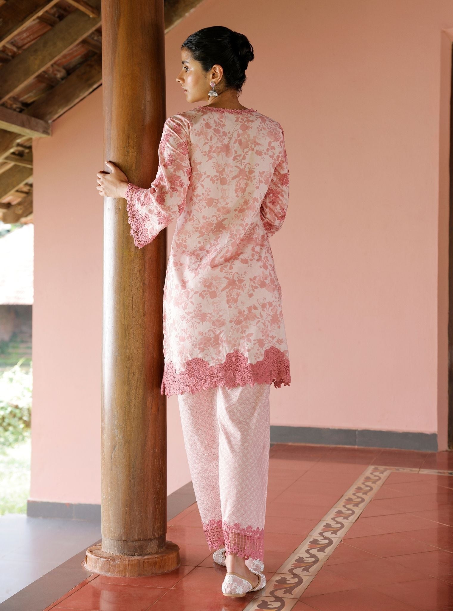 Mulmul Cotton Print Yamya Pink Kurta With Mulmul Cotton Print Yamya Pink Pant