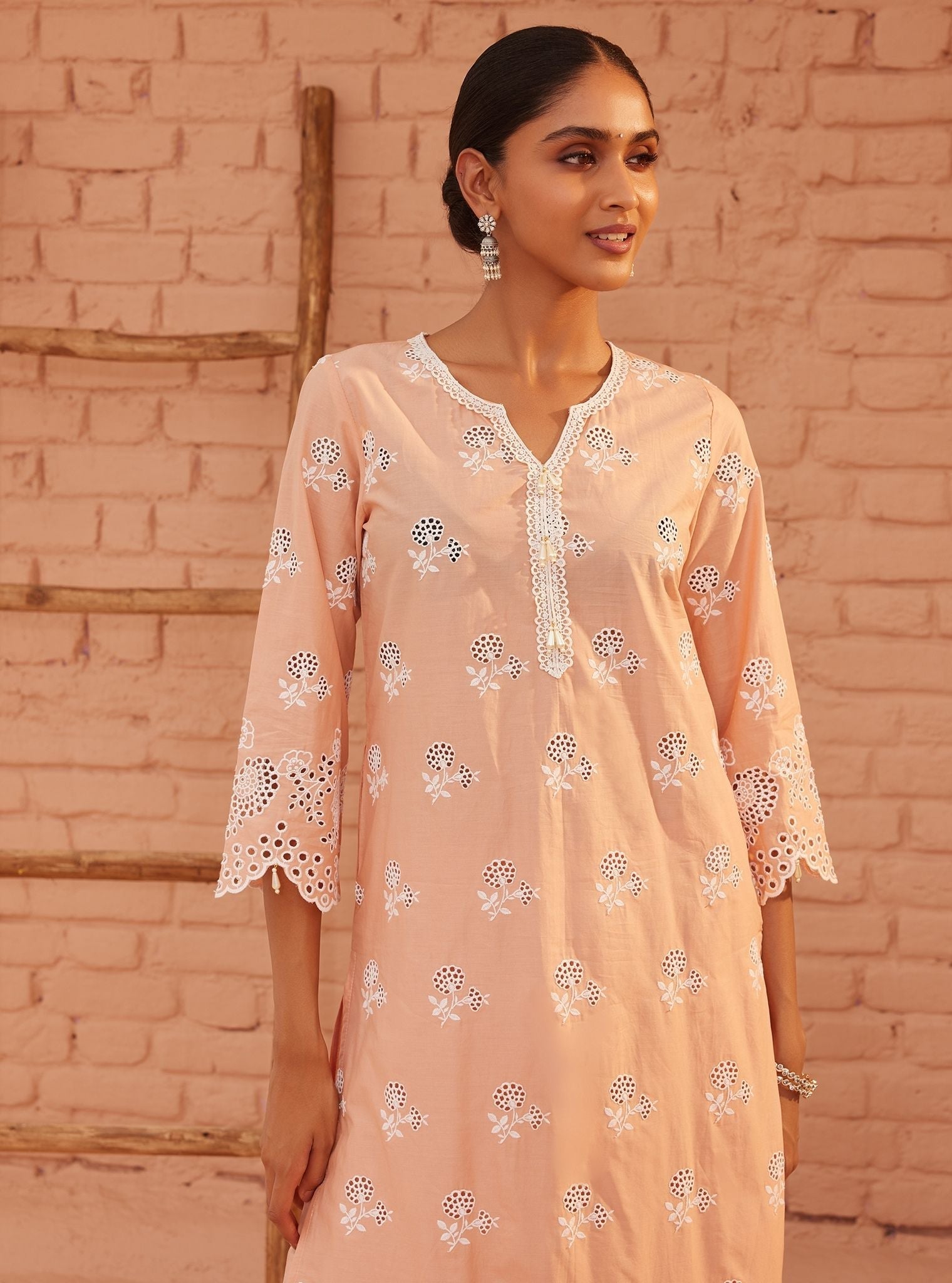 Mulmul Cotton Dahna Peach Kurta With Mulmul Cotton Dahna Peach Pant