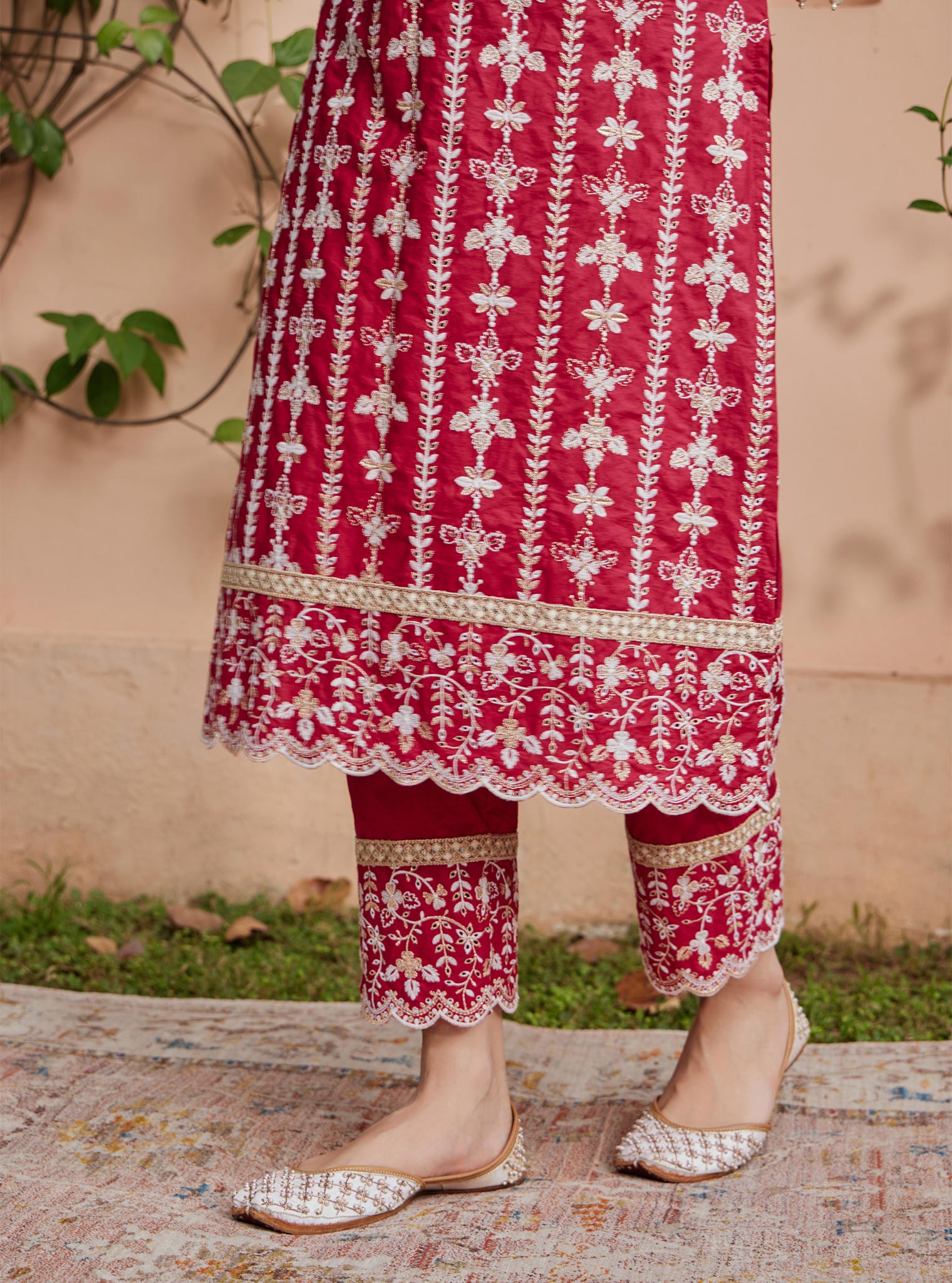 Mulmul Cotton Purvayi Red Kurta with Mulmul Cotton Purvayi Red Pant