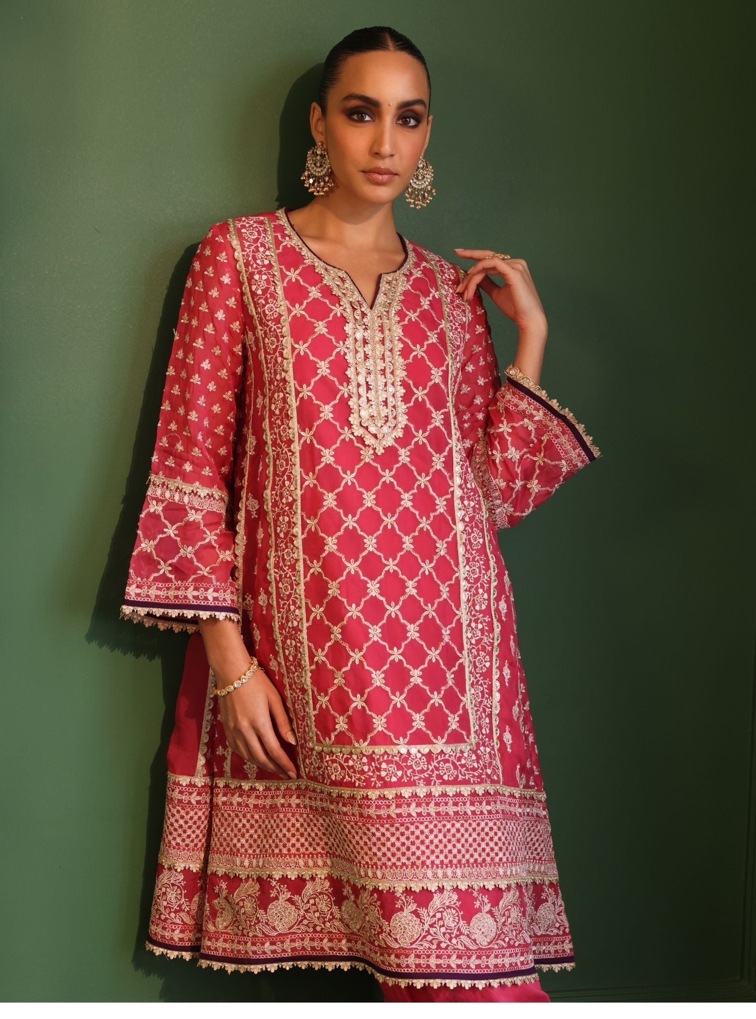 Mulmul Organza Suhana Fuschia Kurta With Mulmul Suhana Fuschia Pant