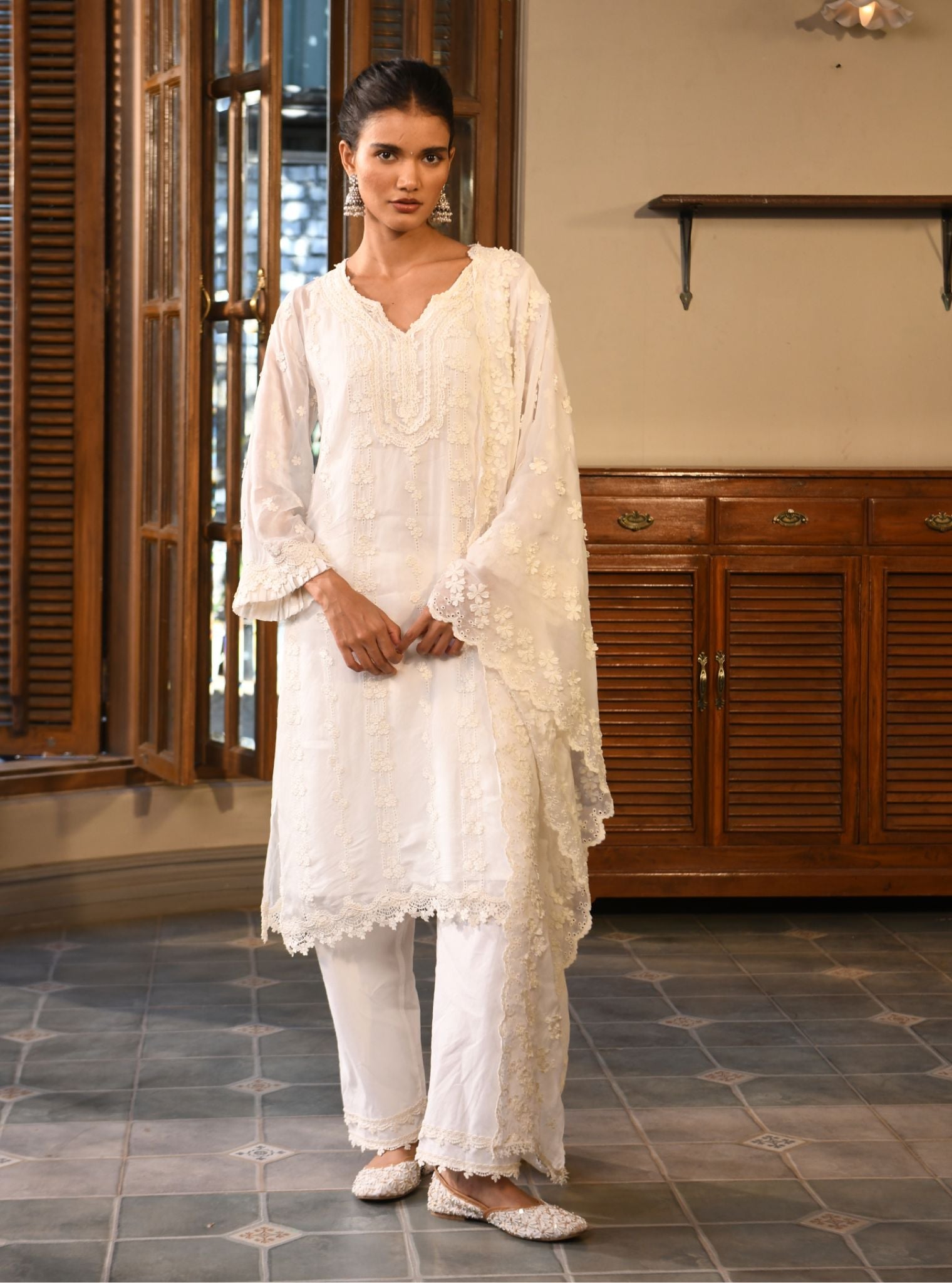 Mulmul Organza Azita White Kurta With Mulmul Cotton Azita White Pant