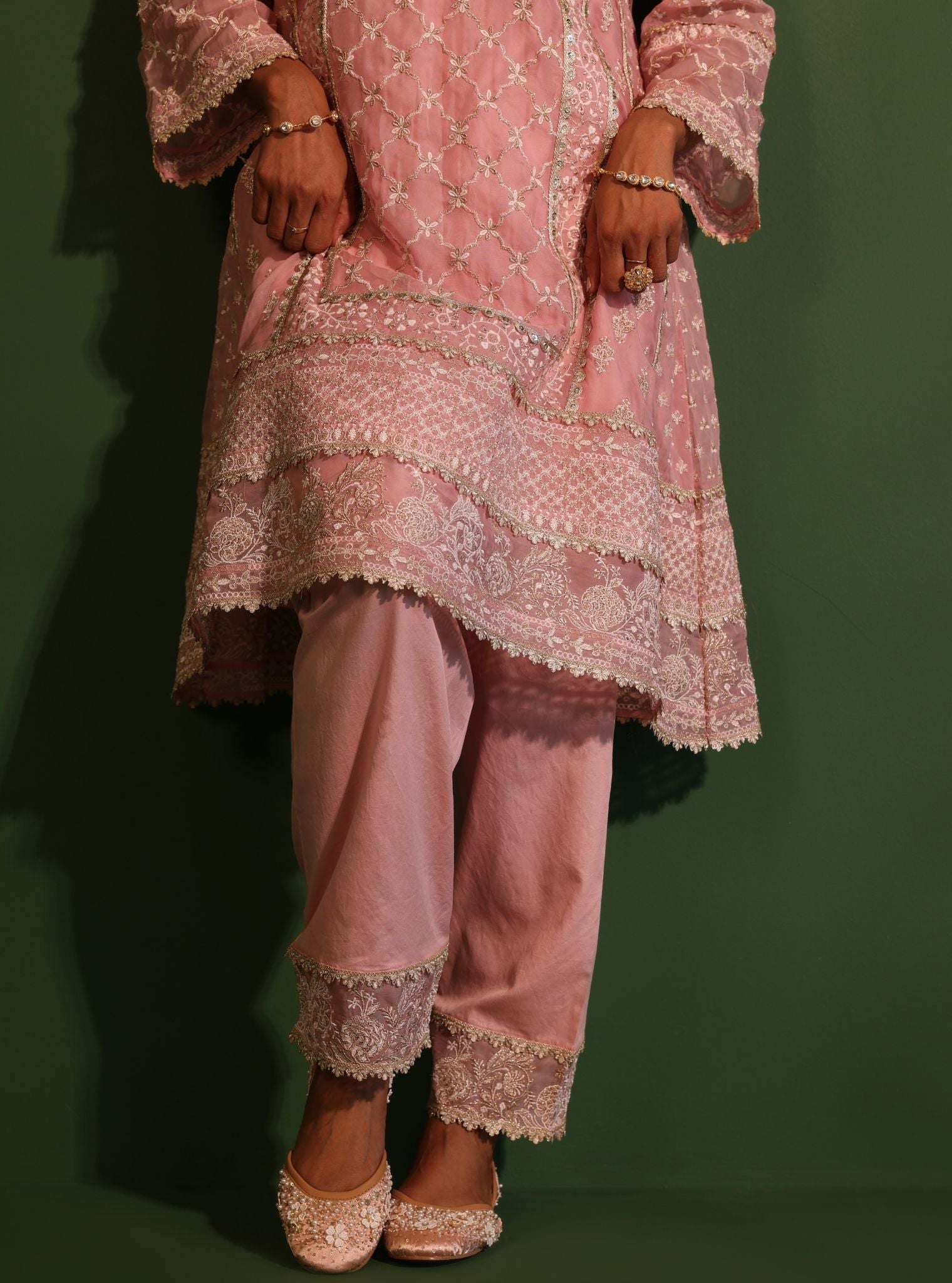 Mulmul Organza Suhana Onion Pink Kurta With Mulmul Suhana Onion Pink Pant