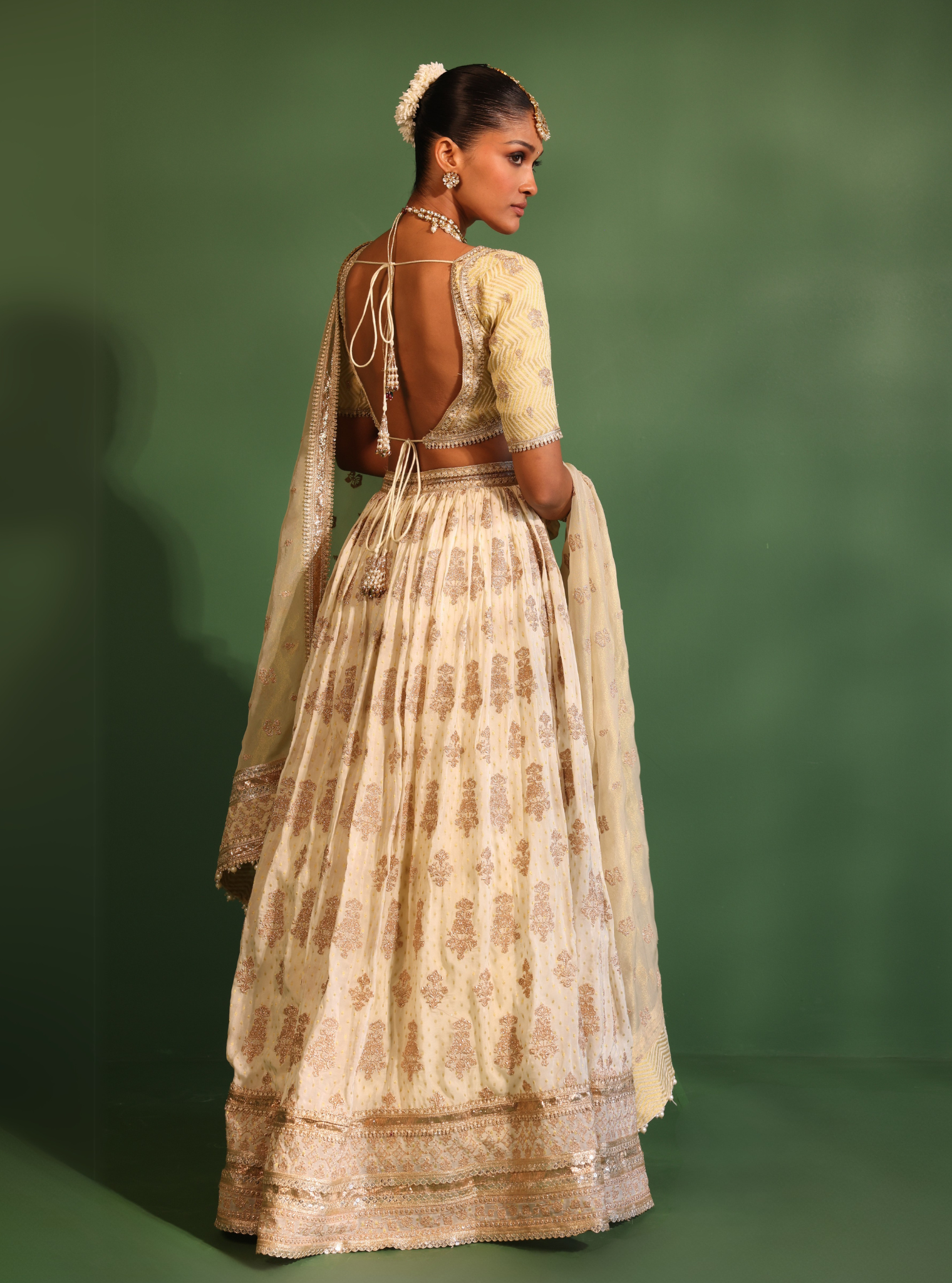 Mulmul Banarsi Rang Off White Lehenga