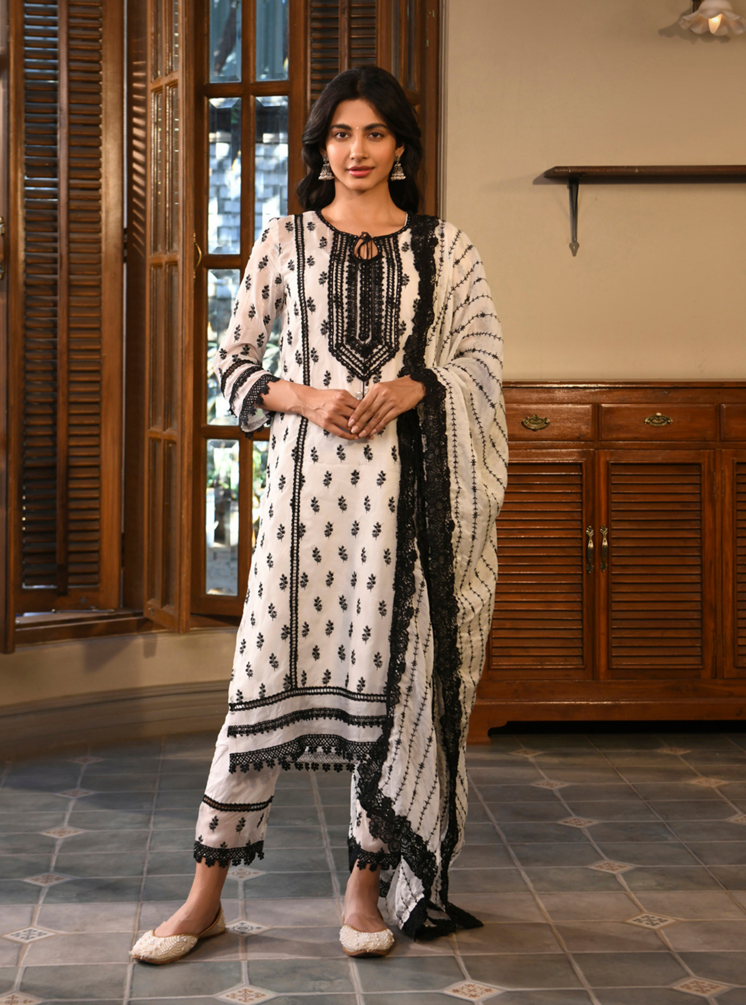 Mulmul Organza Sanaz White Kurta With Mulmul Cotton Sanaz White Pant