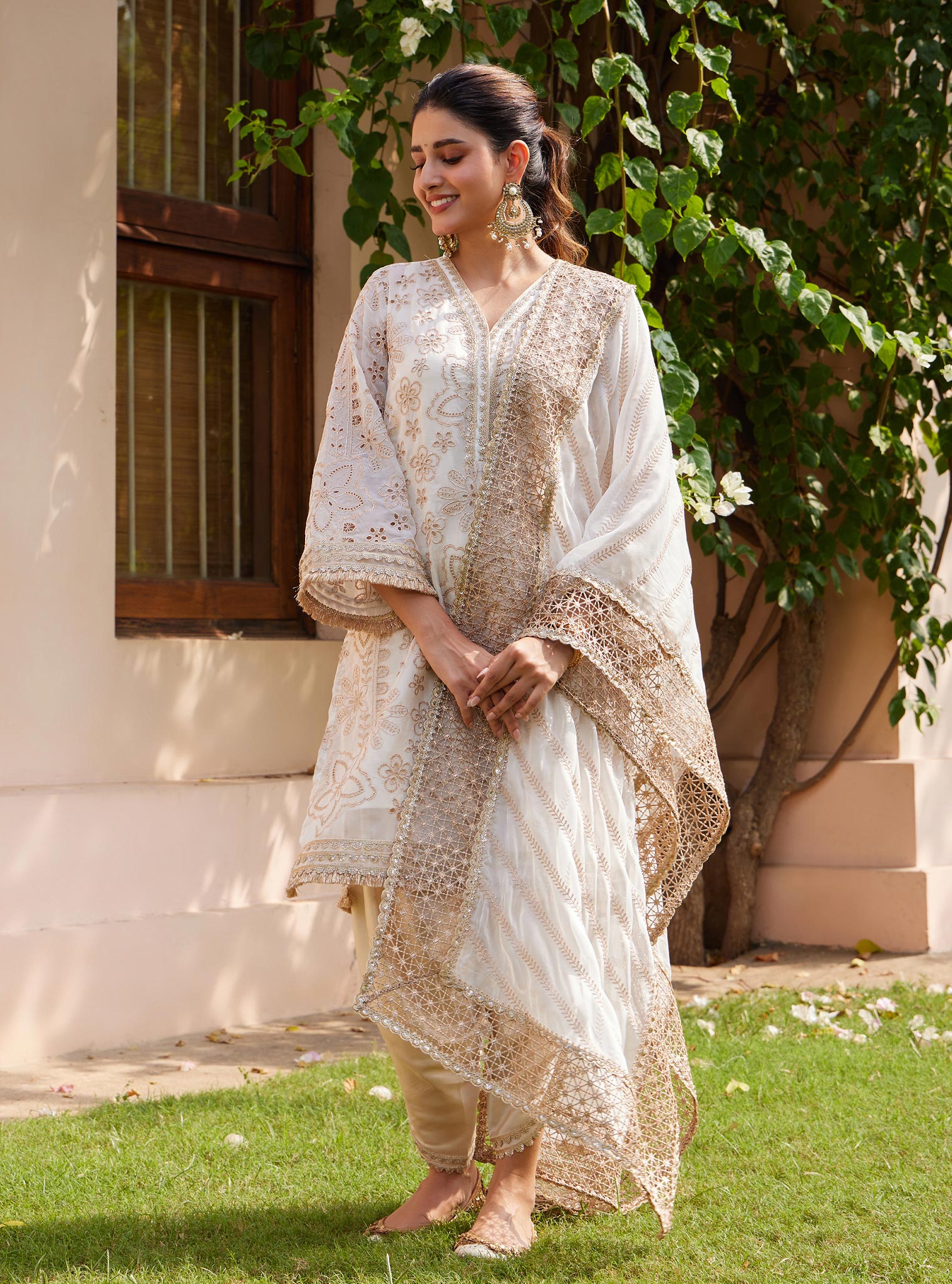 Mulmul Organza Ekani Off white Kurta with Mulmul Cupro Ekani Off white Salwar