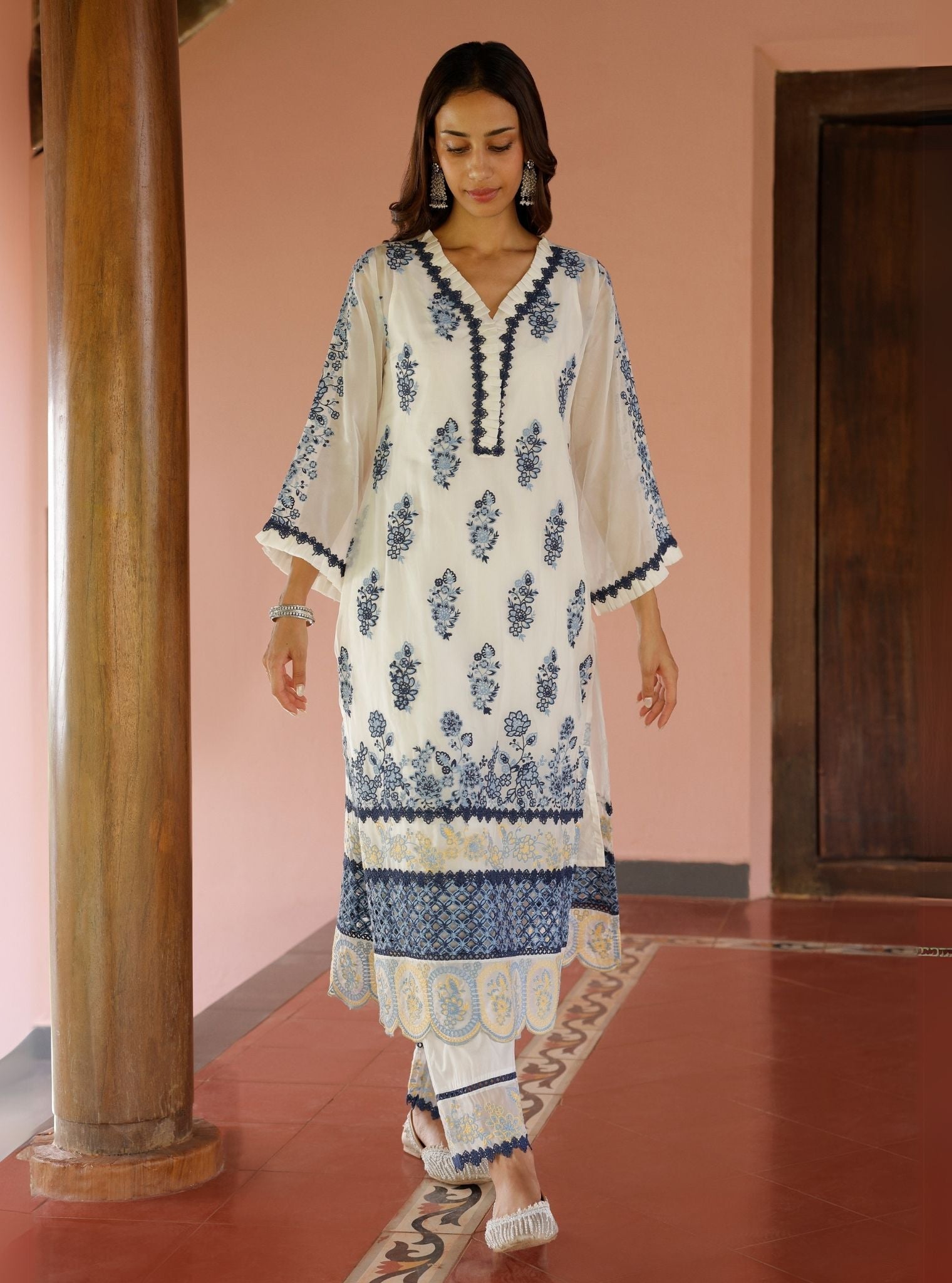 Mulmul Organza Valara White Kurta With Mulmul Cotton Valara White Pant