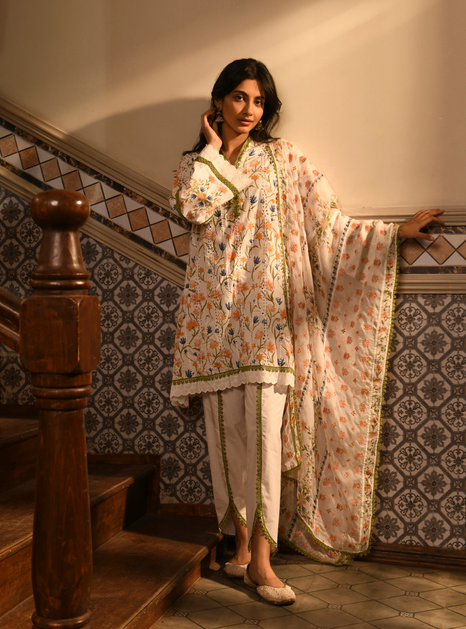 Mulmul Cotton Gargi White Printed Kurta With Mulmul Cotton Gargi White Pant