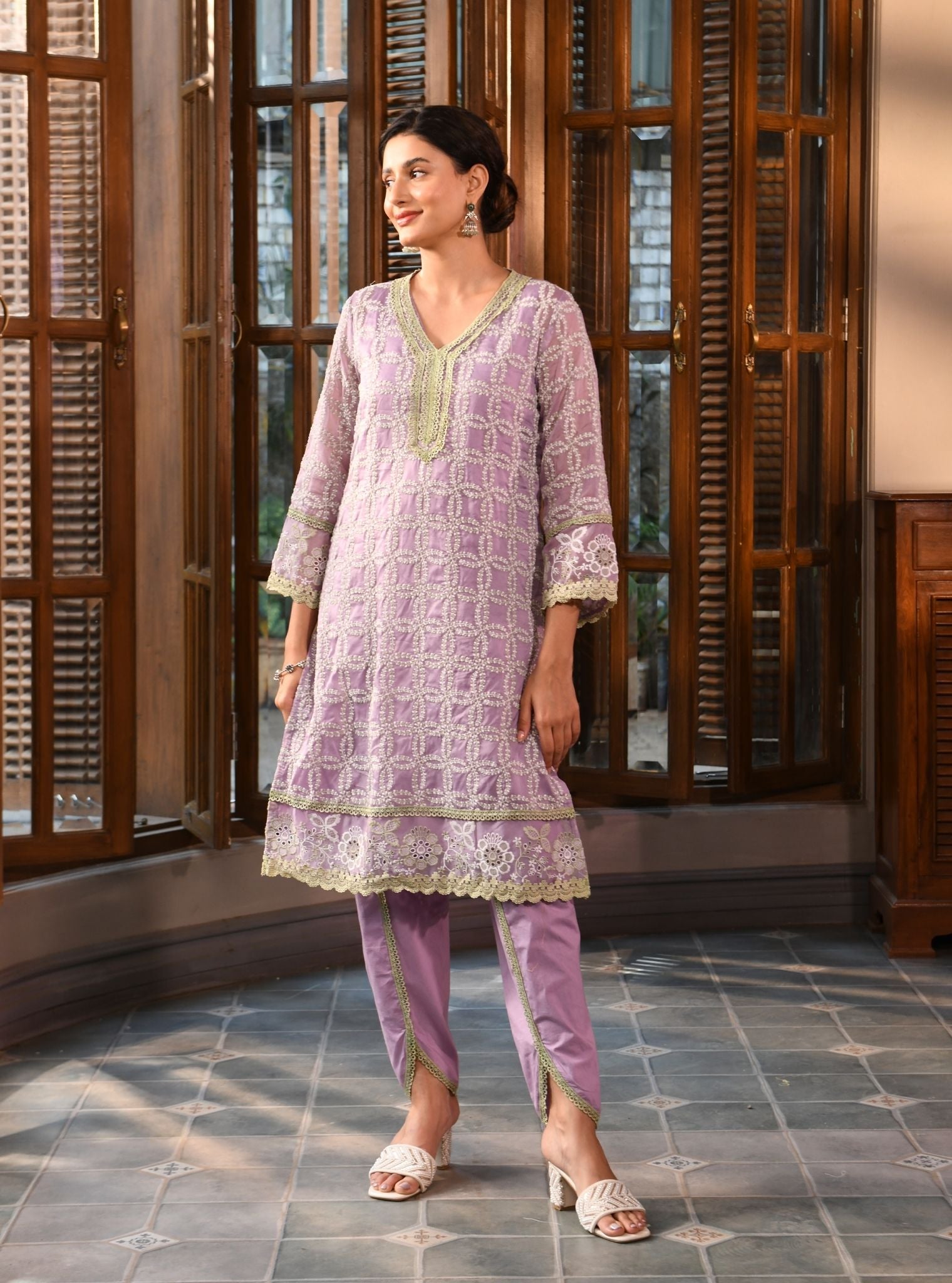 Mulmul Organza Ayten Lavender Kurta With Mulmul Cotton Ayten Lavender Pant