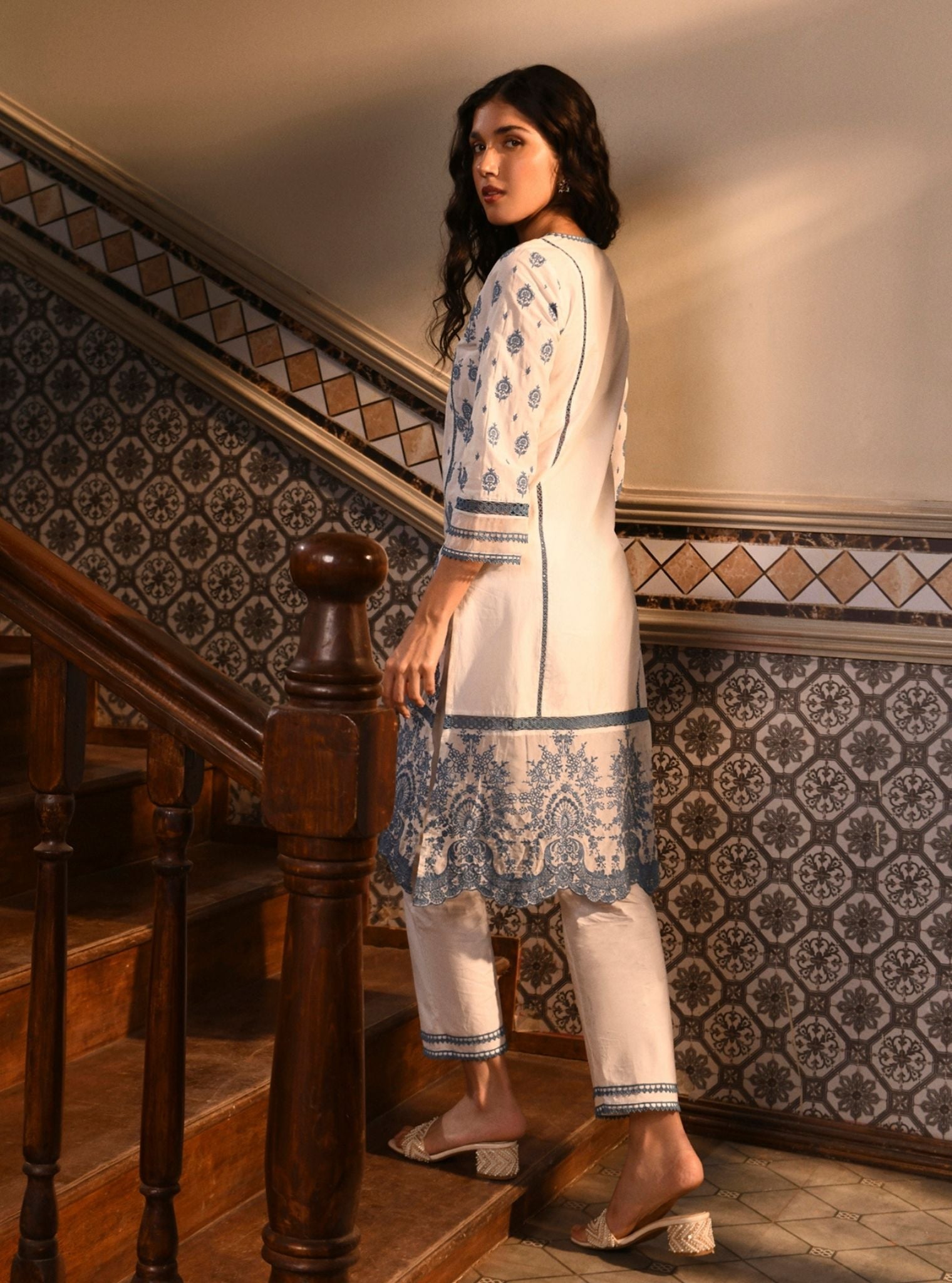 Mulmul Cotton Dinaz White LBlue Kurta With Mulmul Cotton Dinaz White LBlue Pant