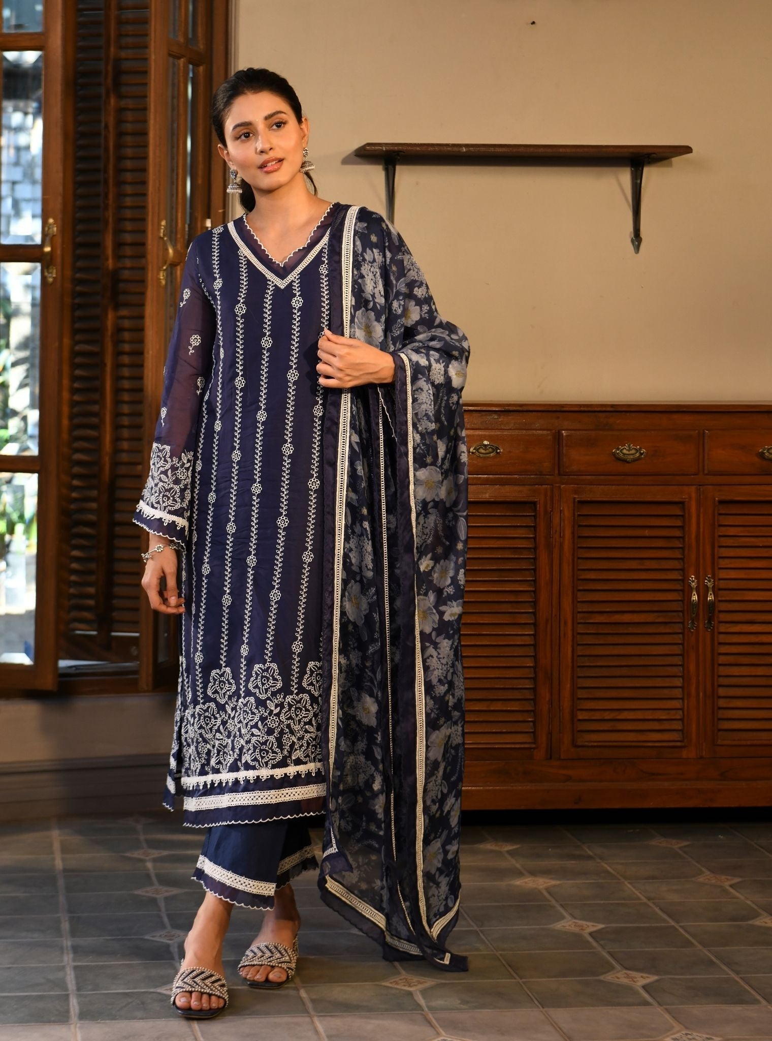 Mulmul Organza Parisa Navy Kurta With Mulmul Cotton Parisa Navy Pant