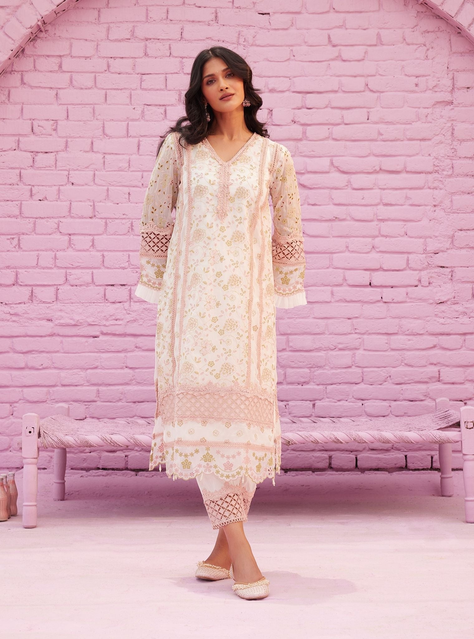 Mulmul Organza Venus Off White Kurta With Mulmul Cotton Venus Off White Pant