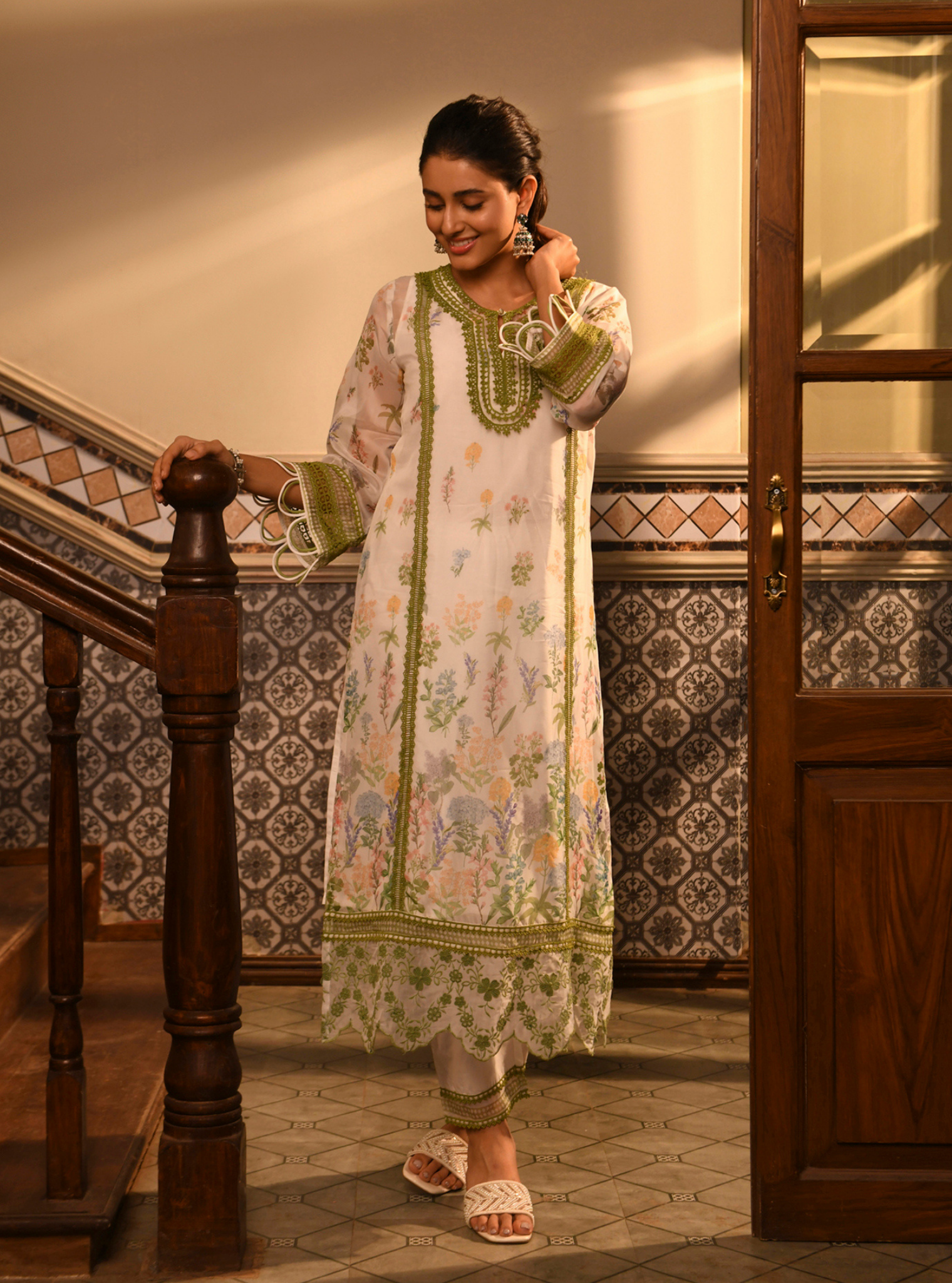 Mulmul Organza Neda White Printed Kurta With Mulmul Cotton Neda White Pant