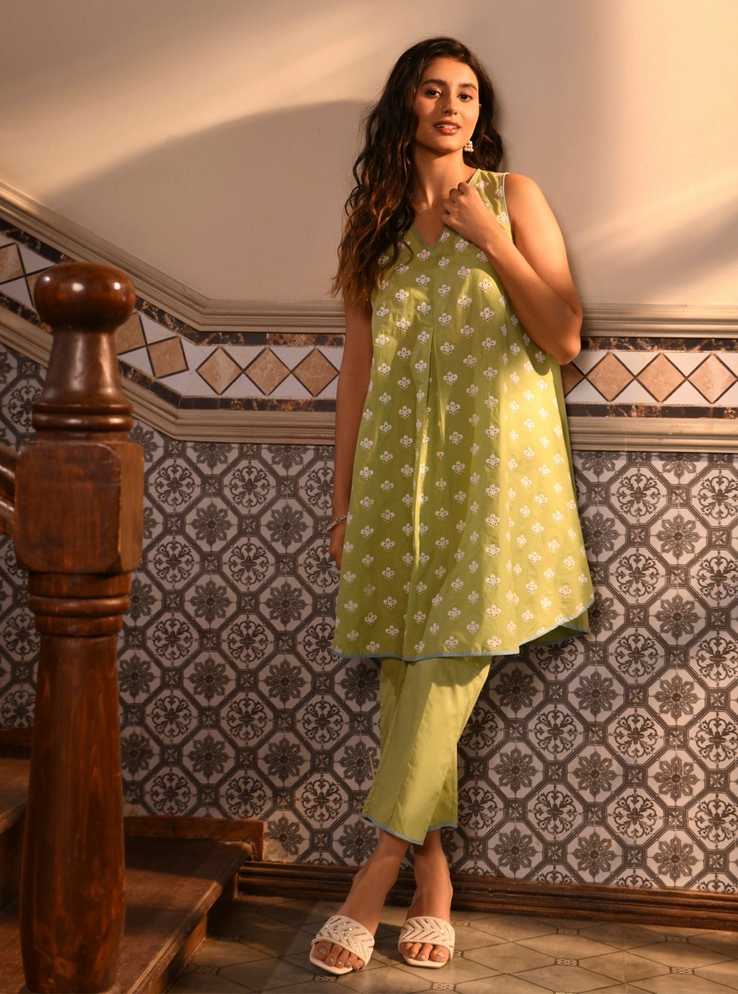 Mulmul Cotton Deeba Light Green Kurta With Mulmul Cotton Deeba Light Green Pant