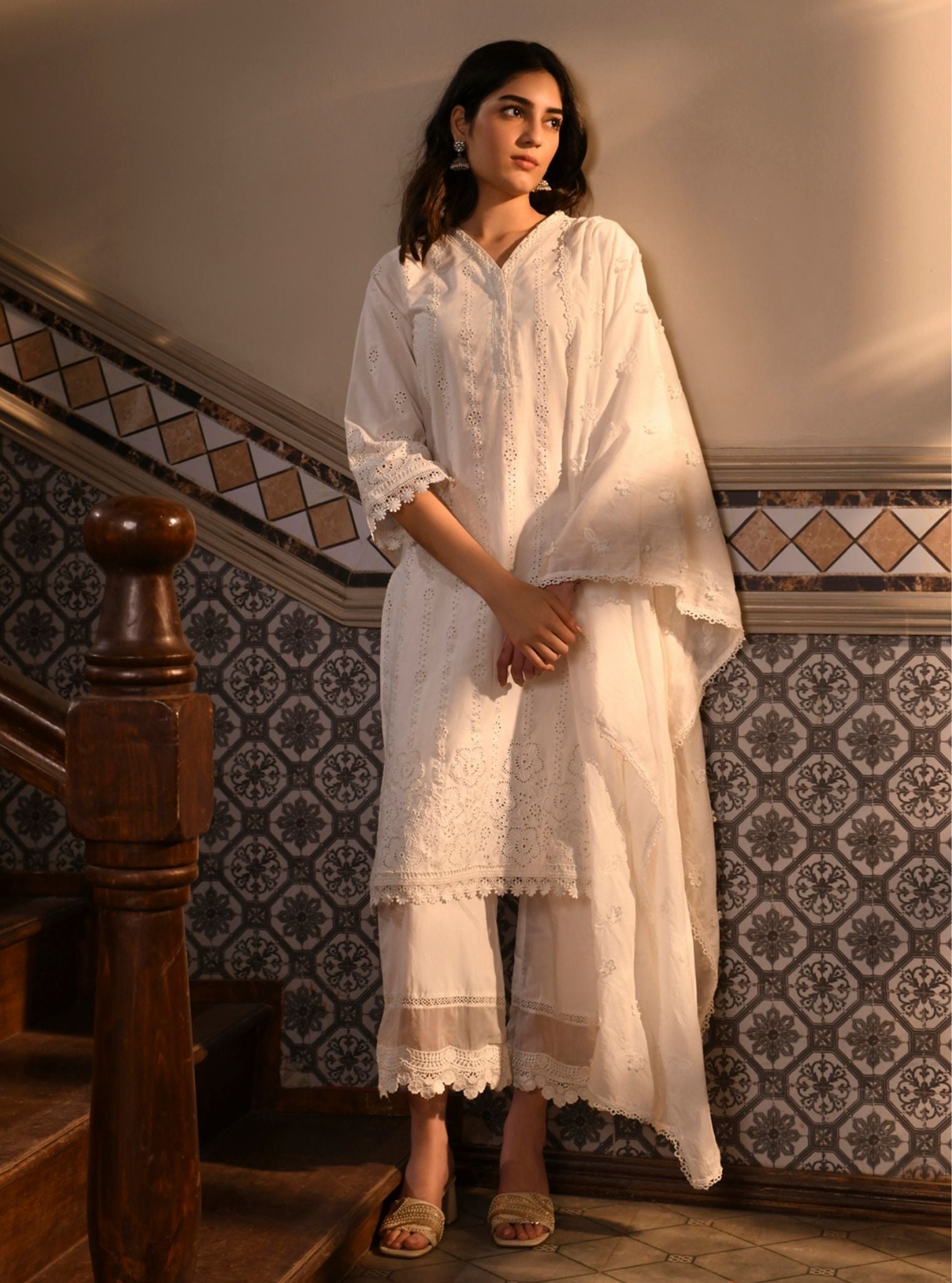 Mulmul Cotton Fila White Kurta With Mulmul Cotton Floral Lace Flared White Pant