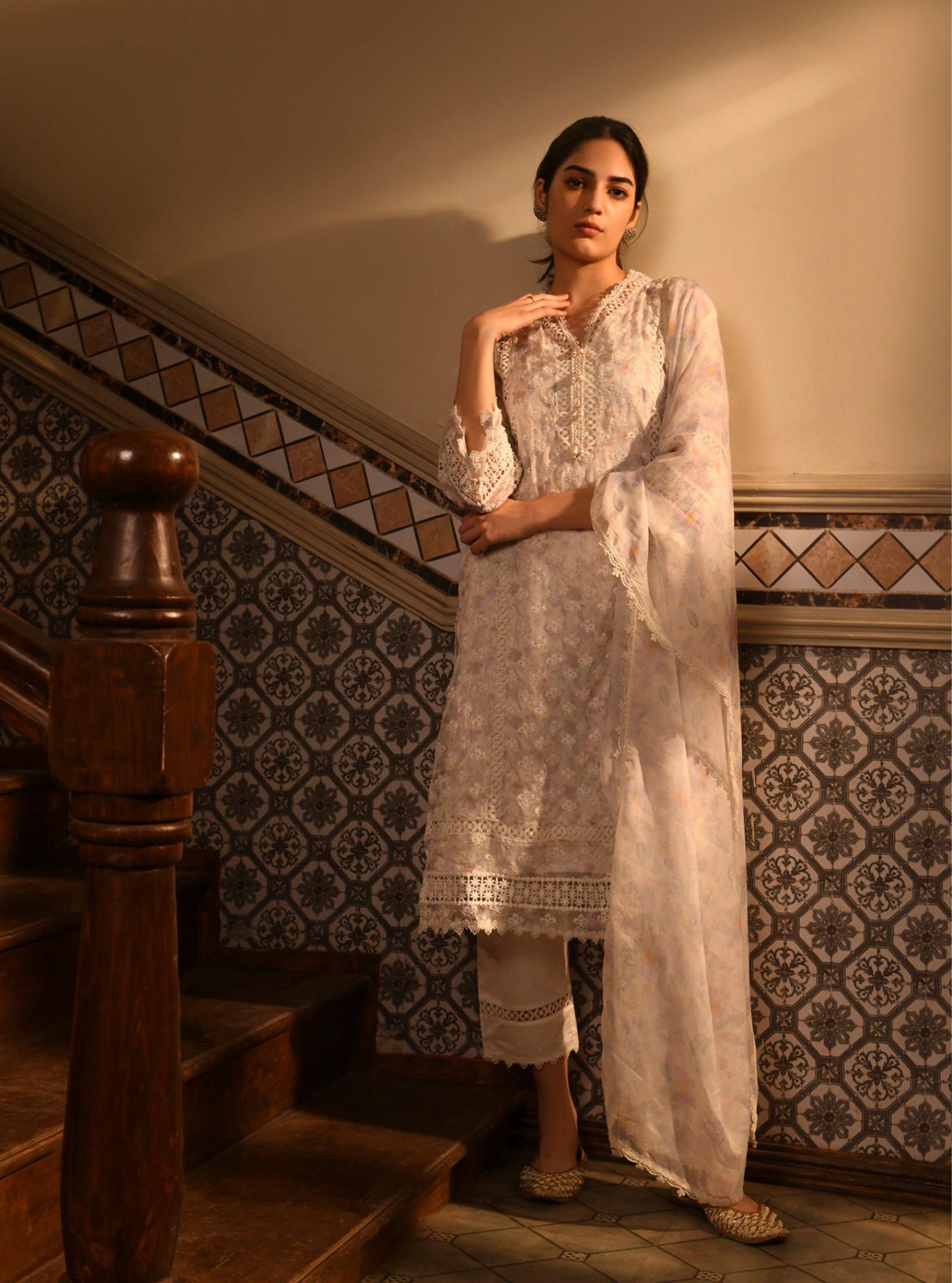 Mulmul Organza Mavi White Printed Kurta With Mulmul Cotton Mavi White Pant