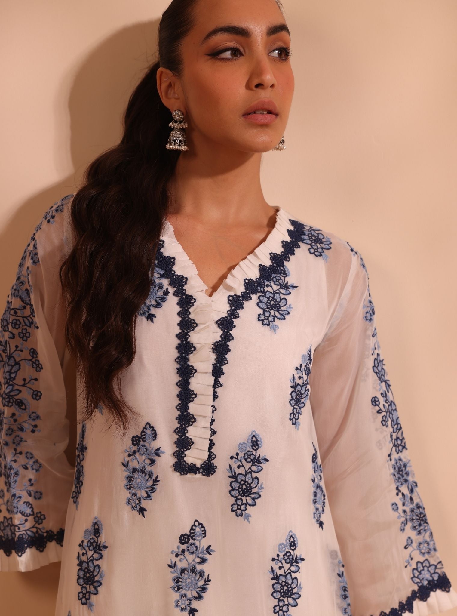 Mulmul Organza Valara White Kurta With Mulmul Cotton Valara White Pant