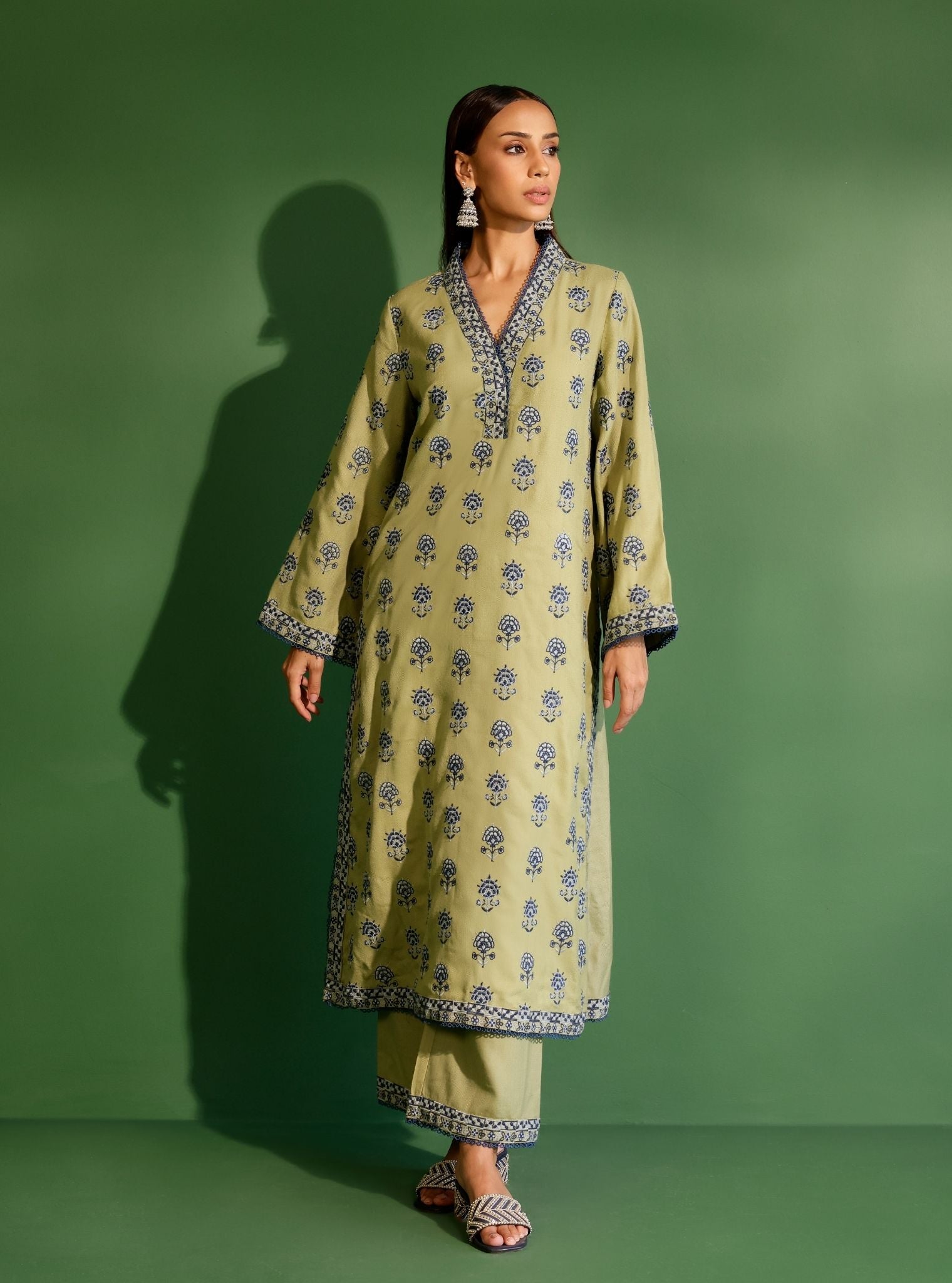 Mulmul Wool Harlow Green Kurta With Mulmul Wool Harlow Green Pant