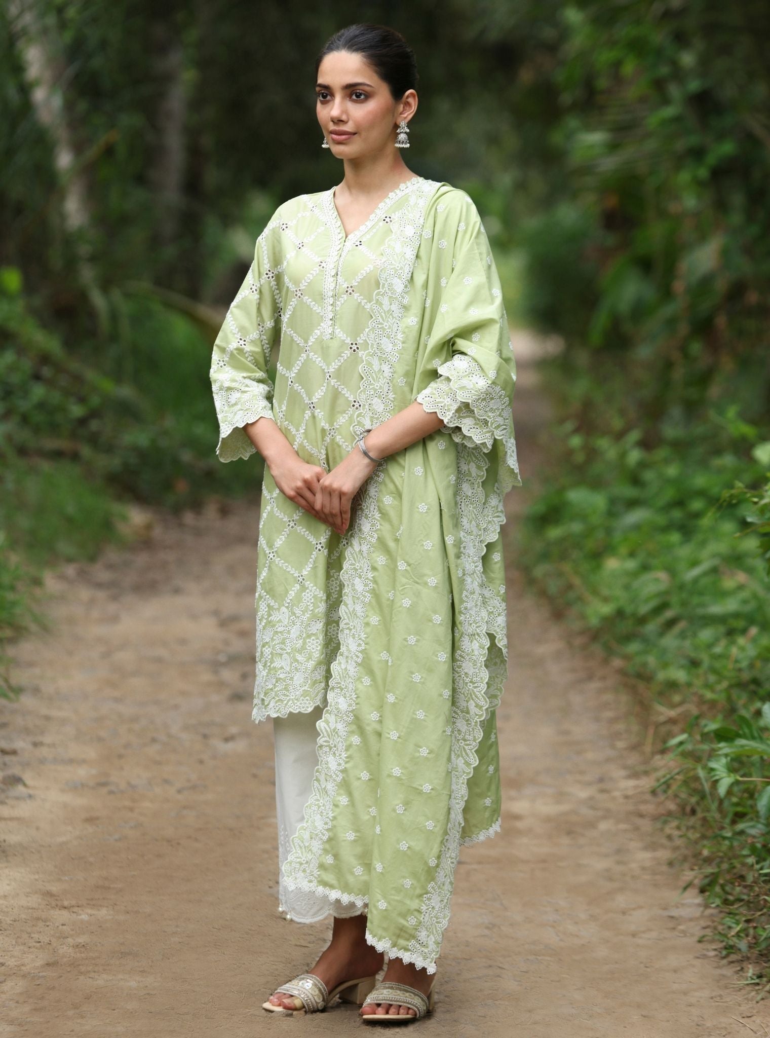 Mulmul Cotton Eesvari Light Green Kurta With Mulmul Cotton Revora White Pant