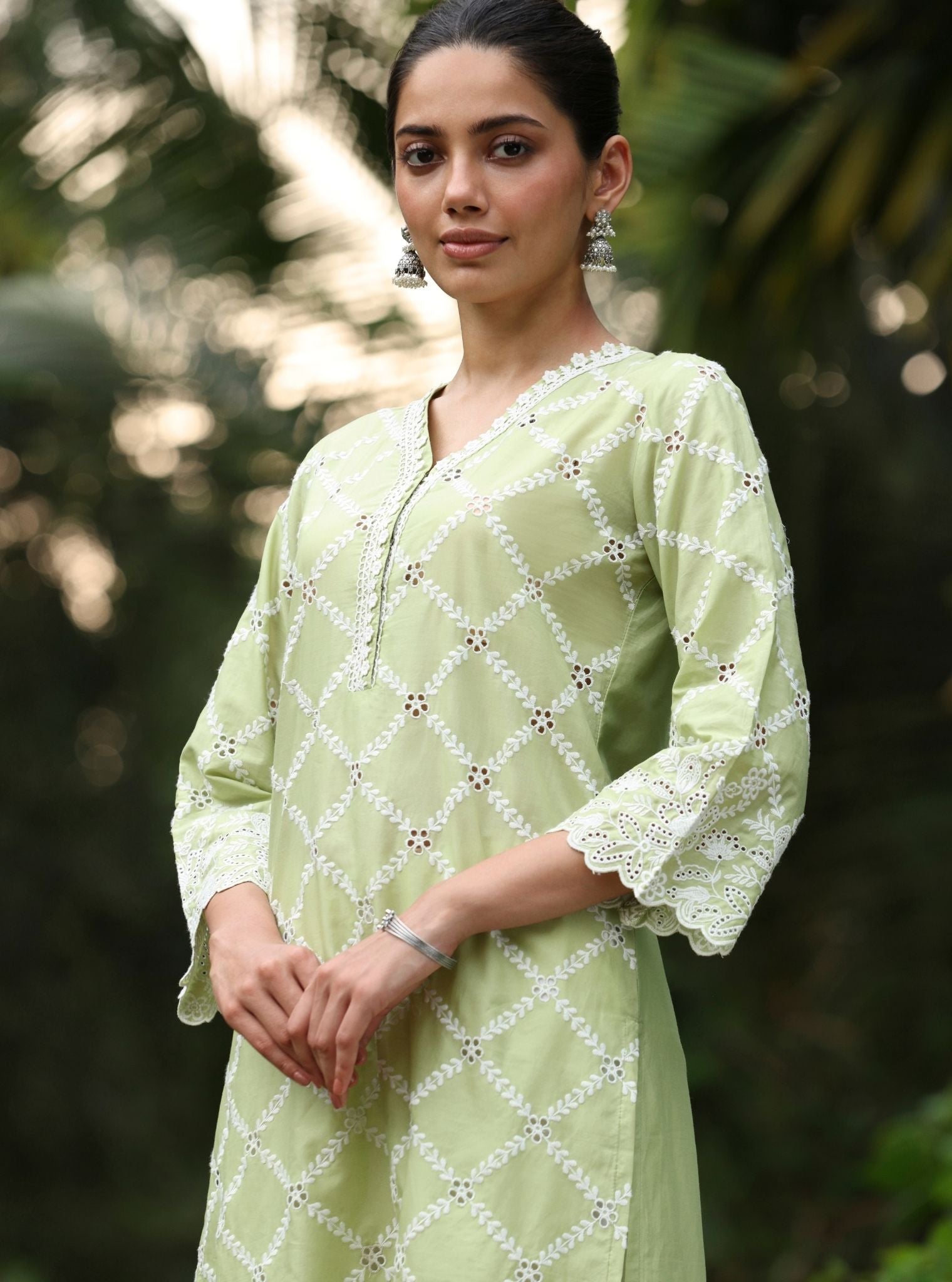 Mulmul Cotton Eesvari Light Green Kurta With Mulmul Cotton Revora White Pant