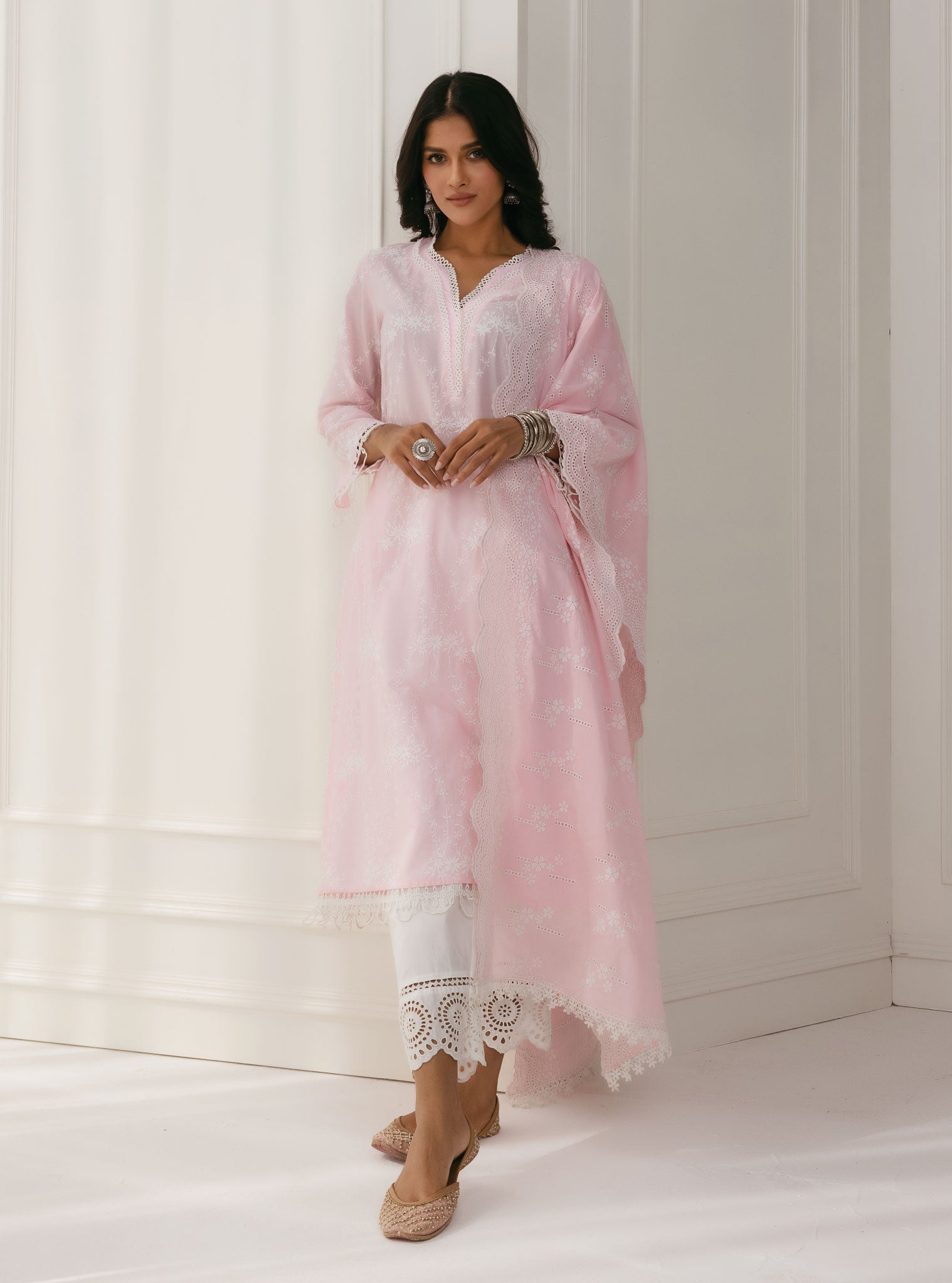 Mulmul Cotton Arki Pink Kurta With Eyelet White Pant