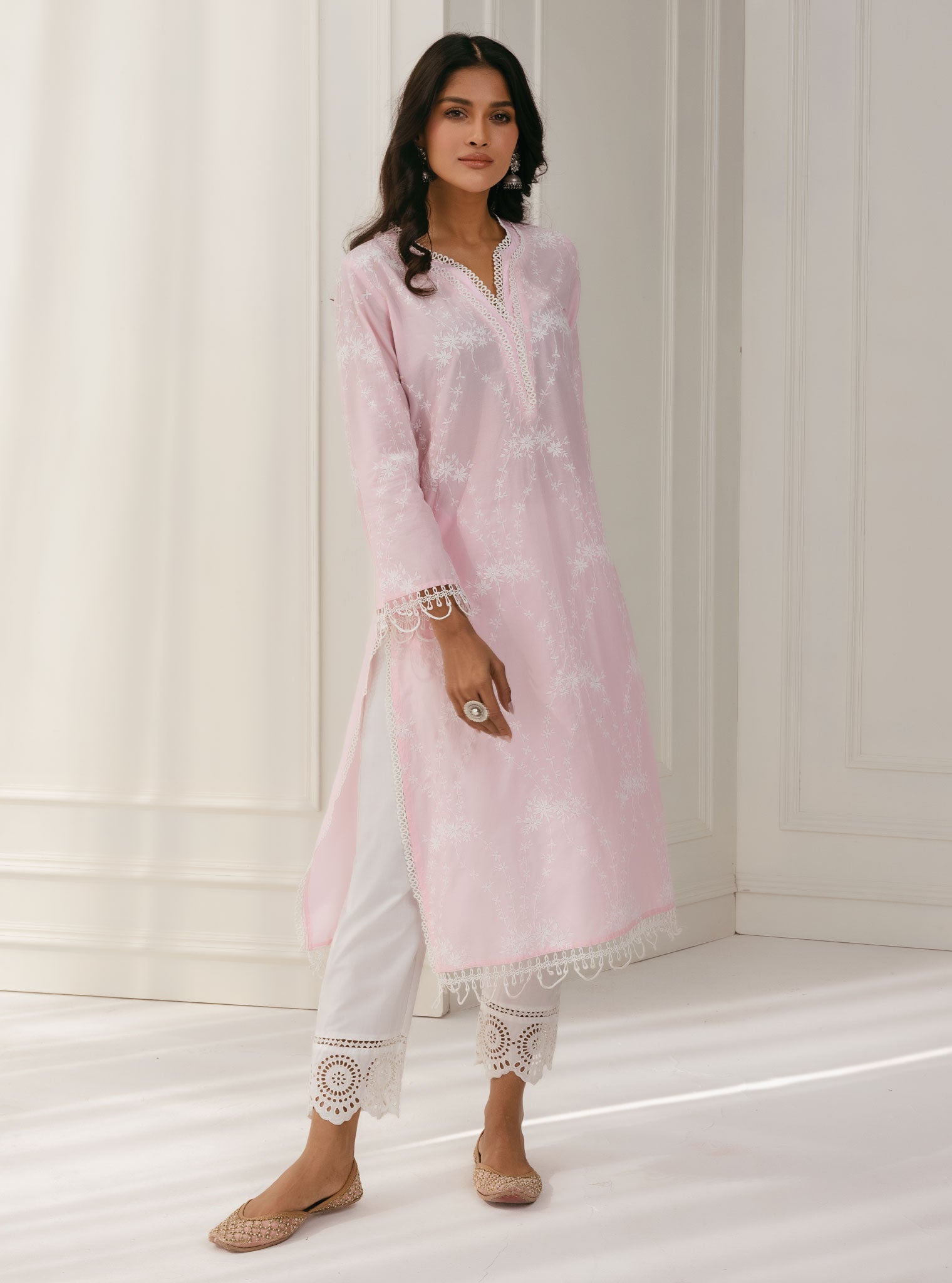 Mulmul Cotton Arki Pink Kurta With Eyelet White Pant