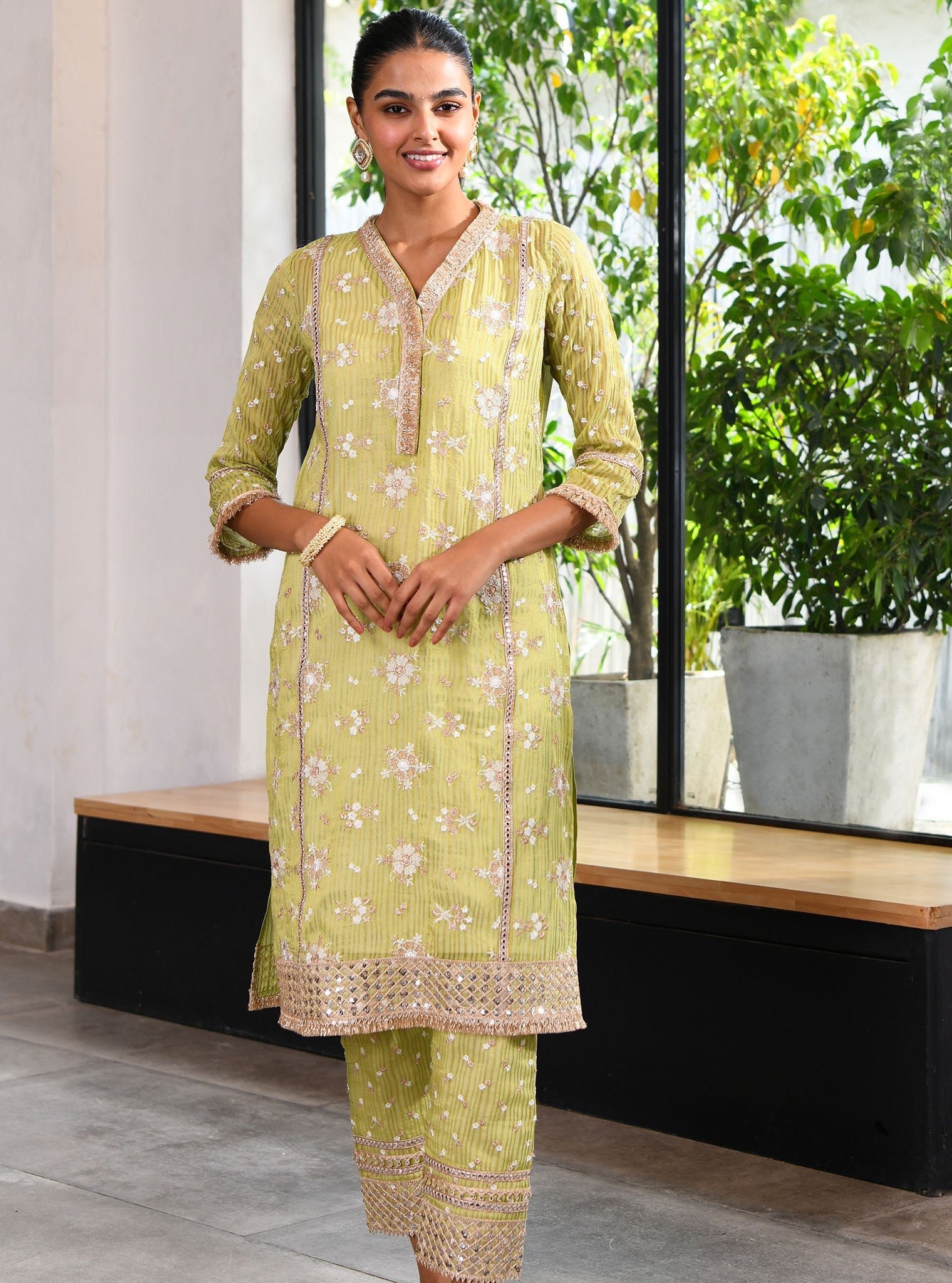 Mulmul Banarsi Carey Green Kurta With Carey Green Pant