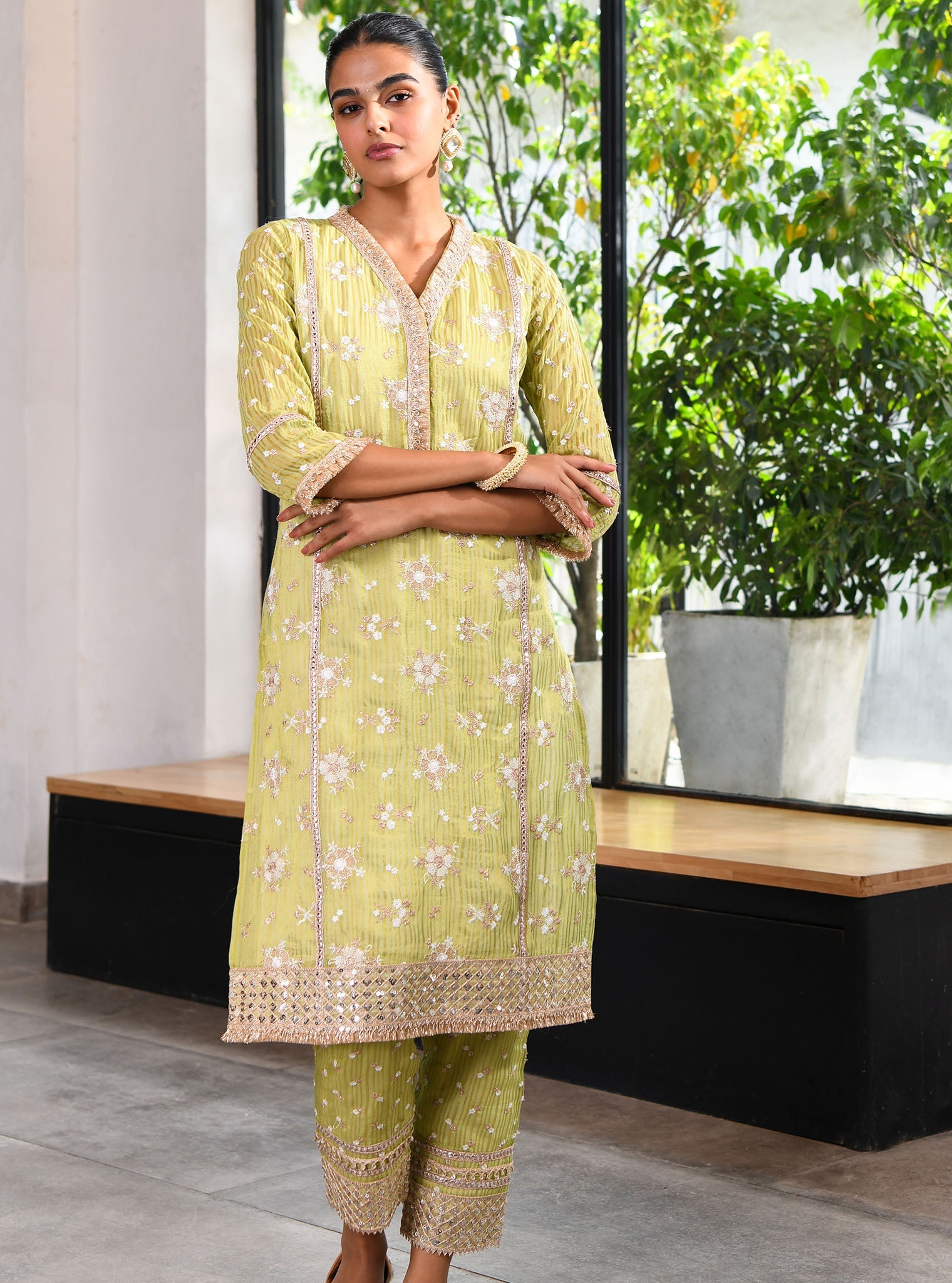 Mulmul Banarsi Carey Green Kurta With Carey Green Pant