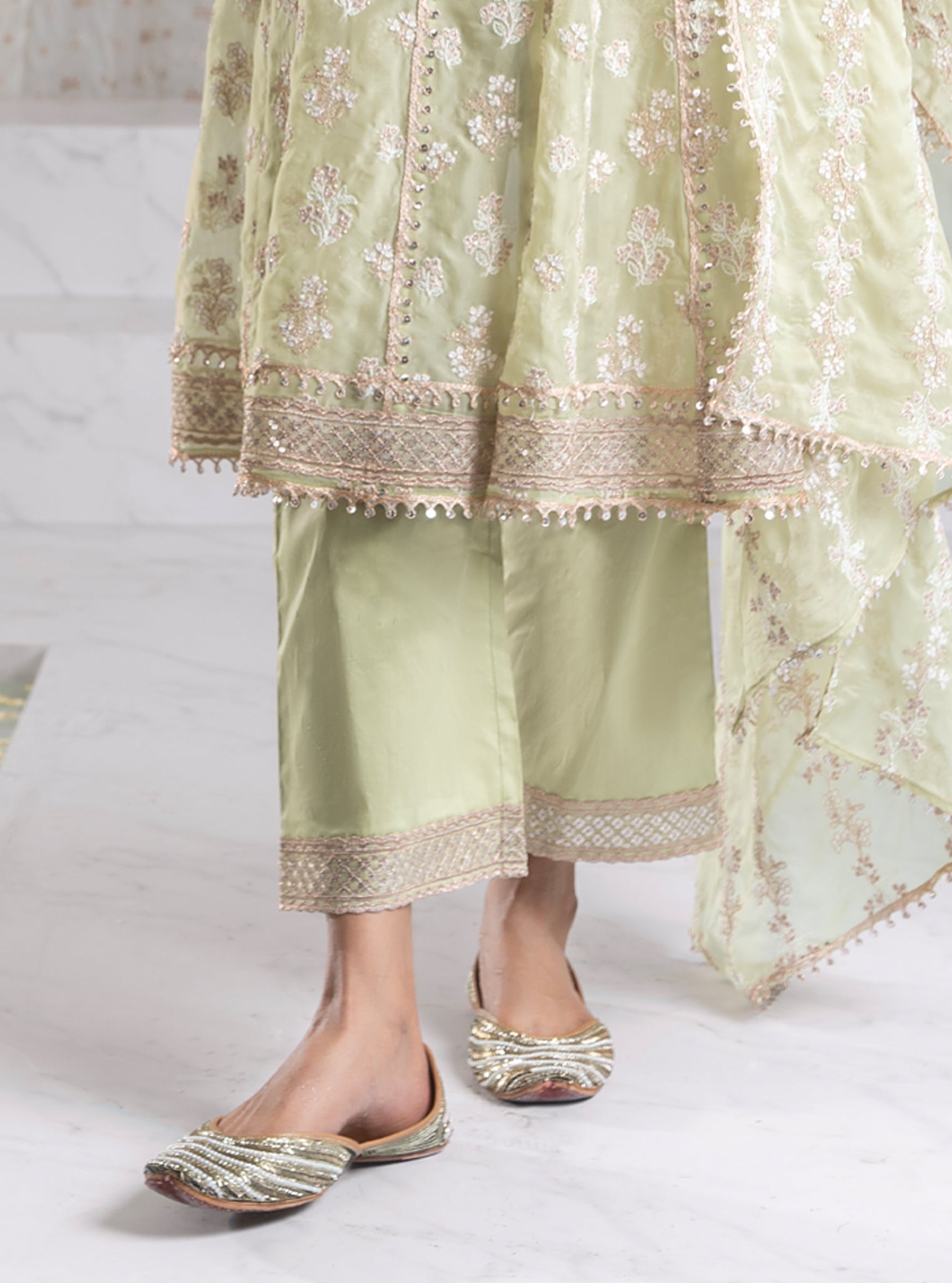 Mulmul Organza Iktara Anarkali Green Kurta With Mulmul Pima Iktara Green Pant