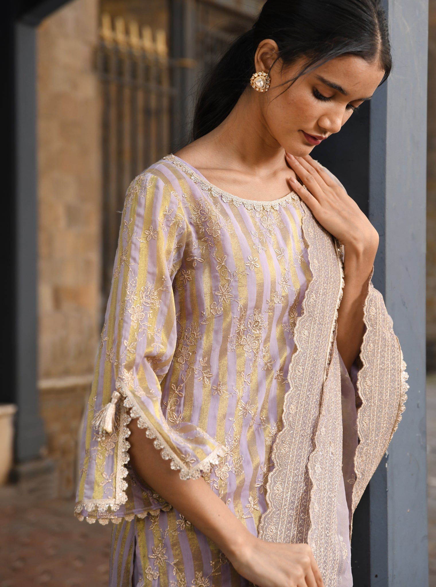 Mulmul Banarsi Paheri Lavender Kurta With Mulmul Banarsi Paheri Lavender Pant