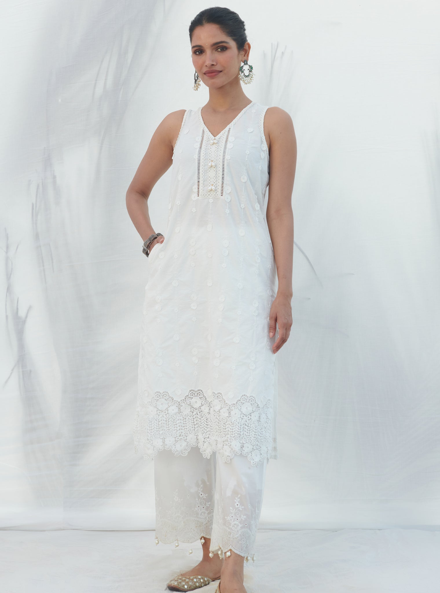 Mulmul Cotton Naroa White Kurta With Mulmul Cotton Revora White Pant