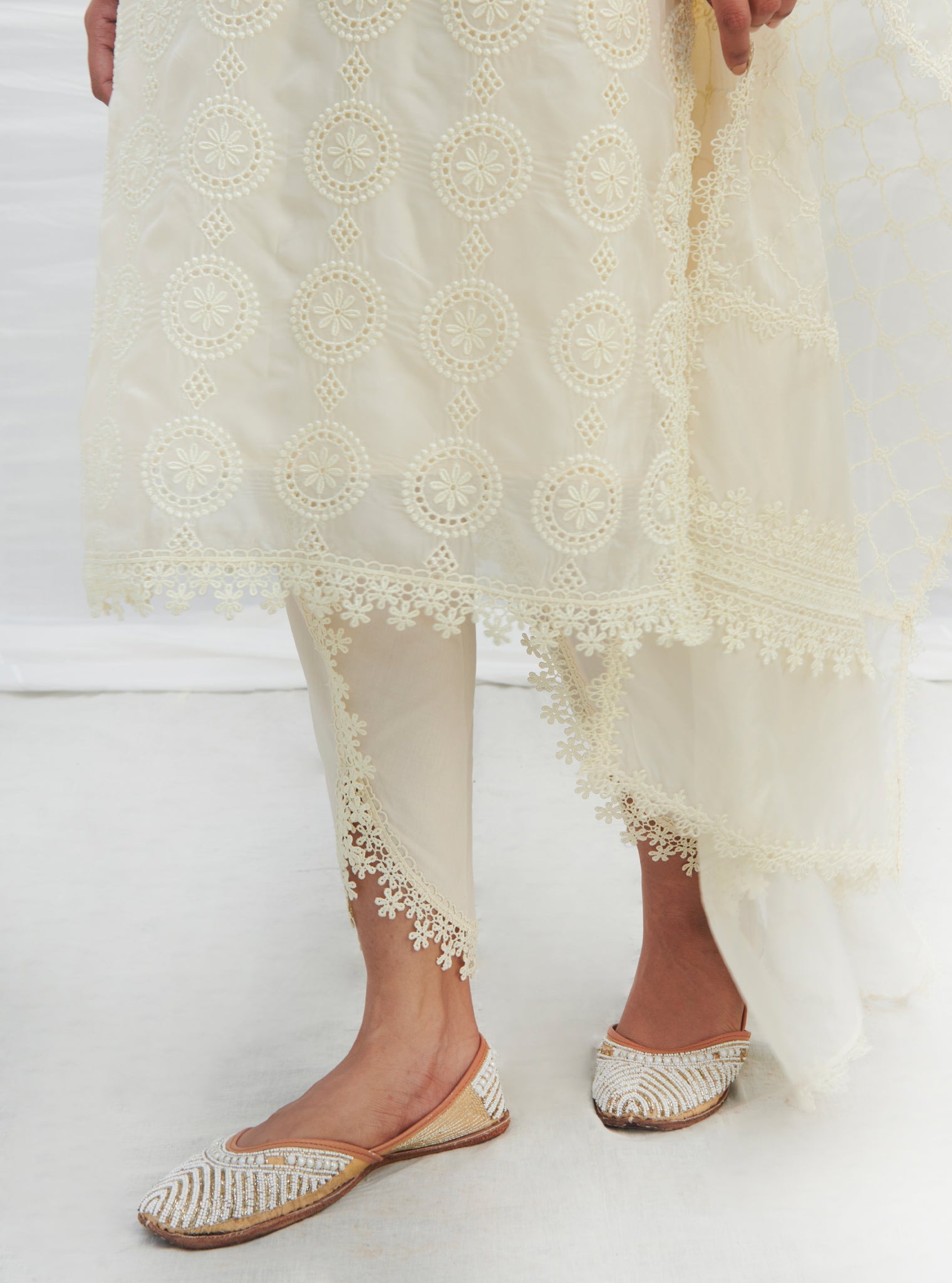 Mulmul Organza Nelli White Kurta With Mulmul Cotton Nelli White Pant