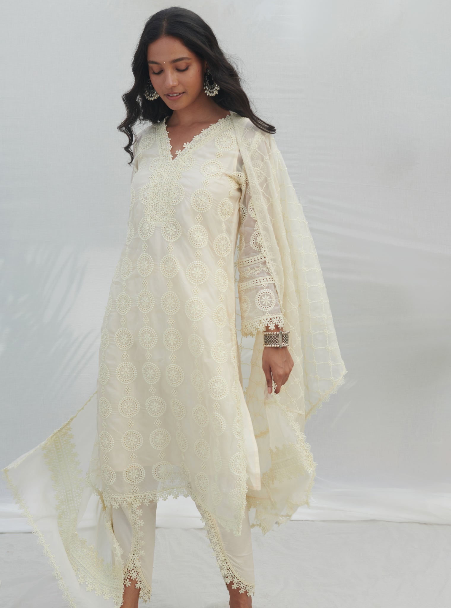 Mulmul Organza Nelli White Kurta With Mulmul Cotton Nelli White Pant