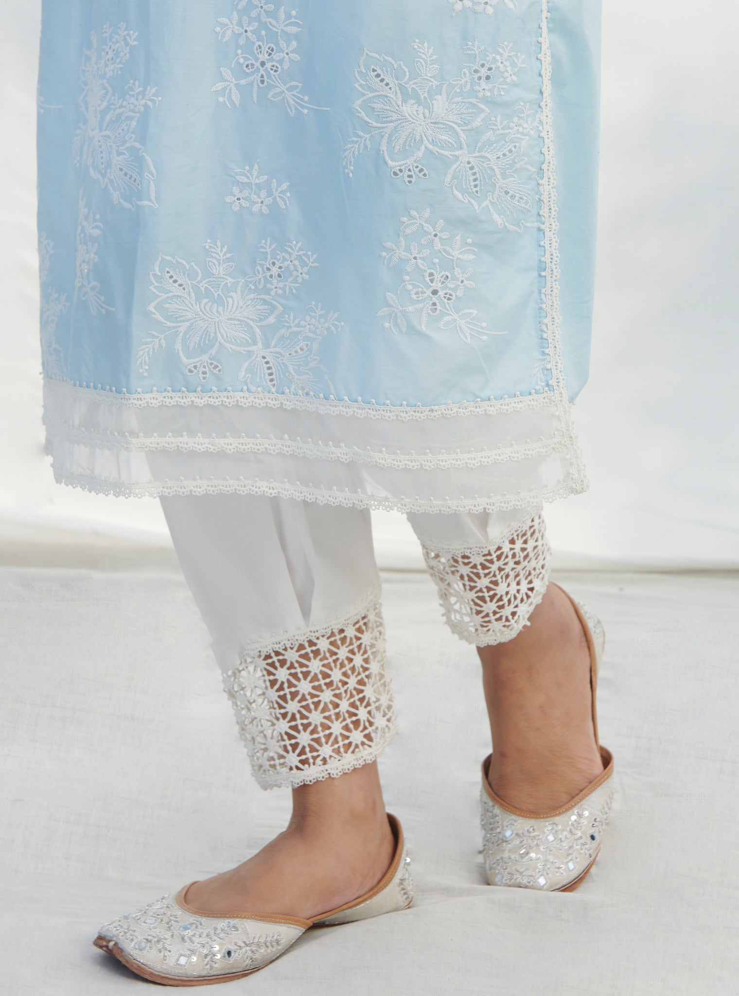 Mulmul Cotton Chemical Lace White Salwar