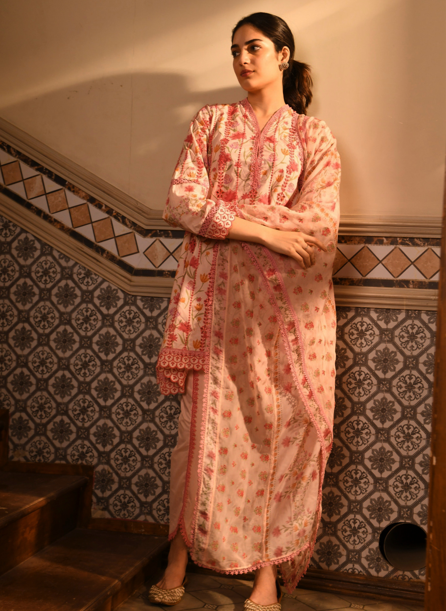 Mulmul Cotton Gargi Pink Printed Kurta With Mulmul Cotton Gargi Pink Pant