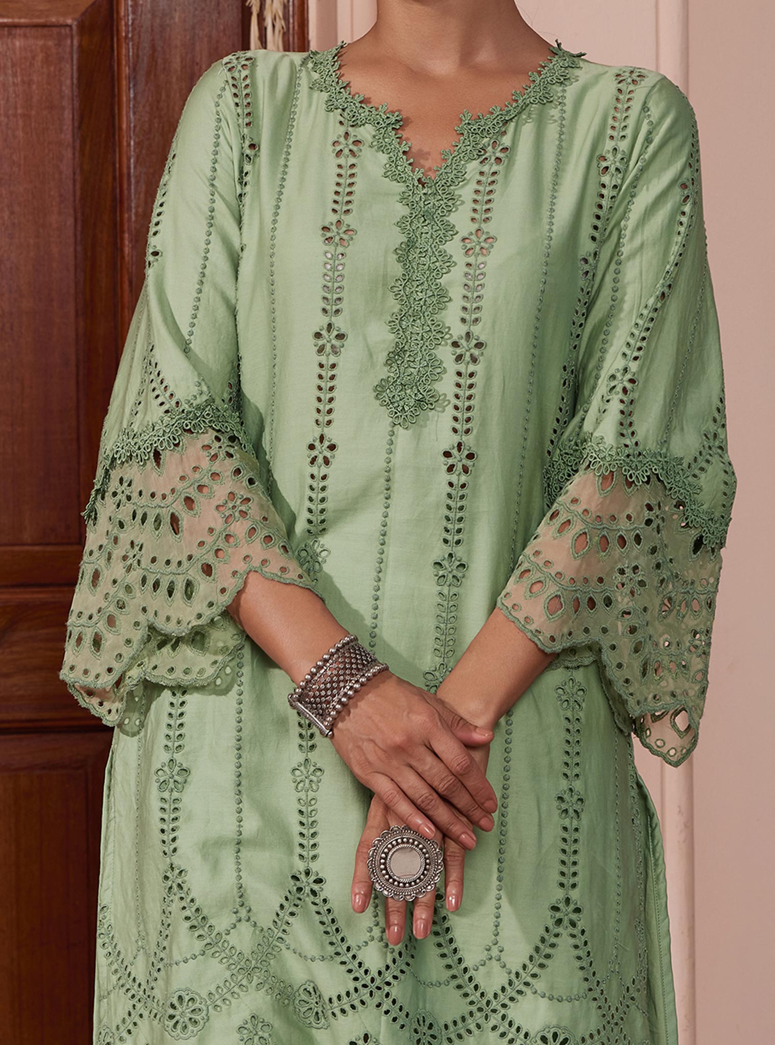 Mulmul Pima Vachi Green Kurta with Mulmul Pima Vachi Green Pant