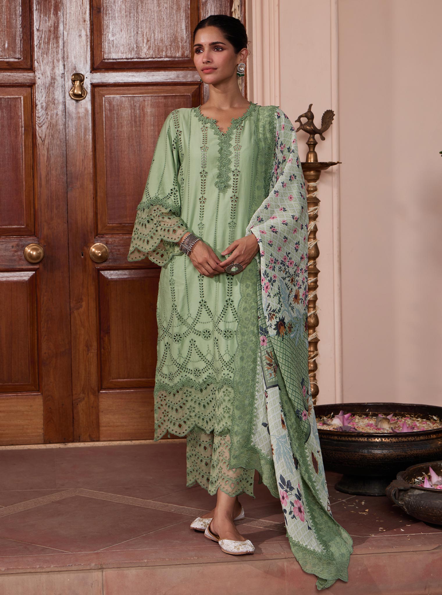 Mulmul Pima Vachi Green Kurta with Mulmul Pima Vachi Green Pant